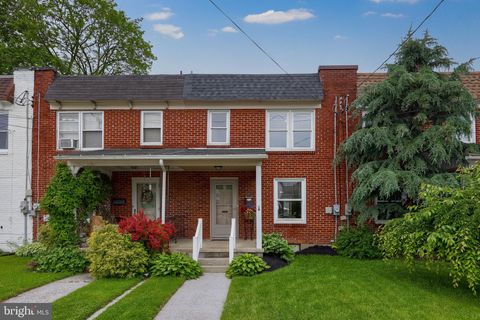Photo of 28 S Fulton Street, MANHEIM, PA 17545 (MLS # PALA2070918)