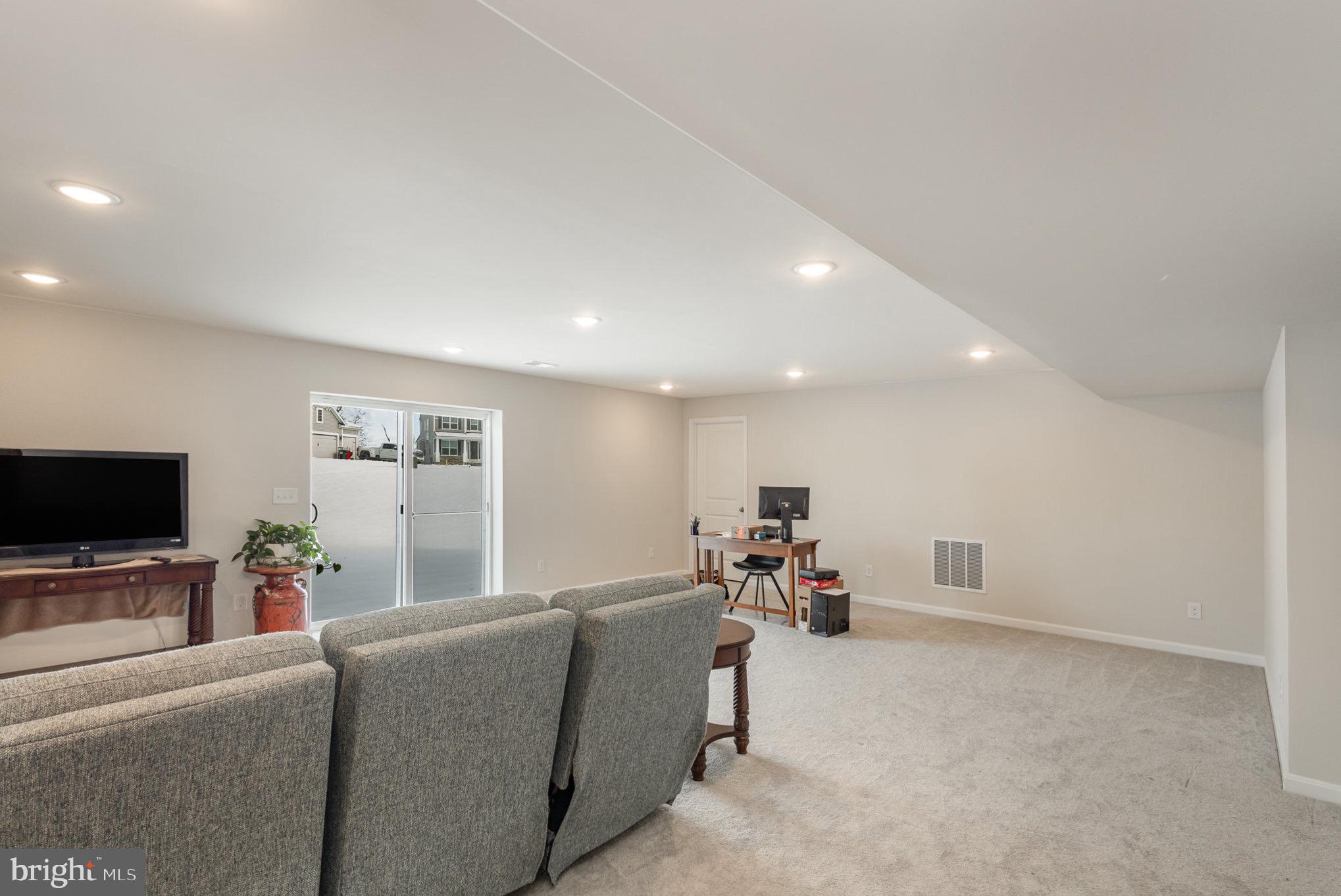 NEW POST ON THE RAPPAHANNOCK - Residential