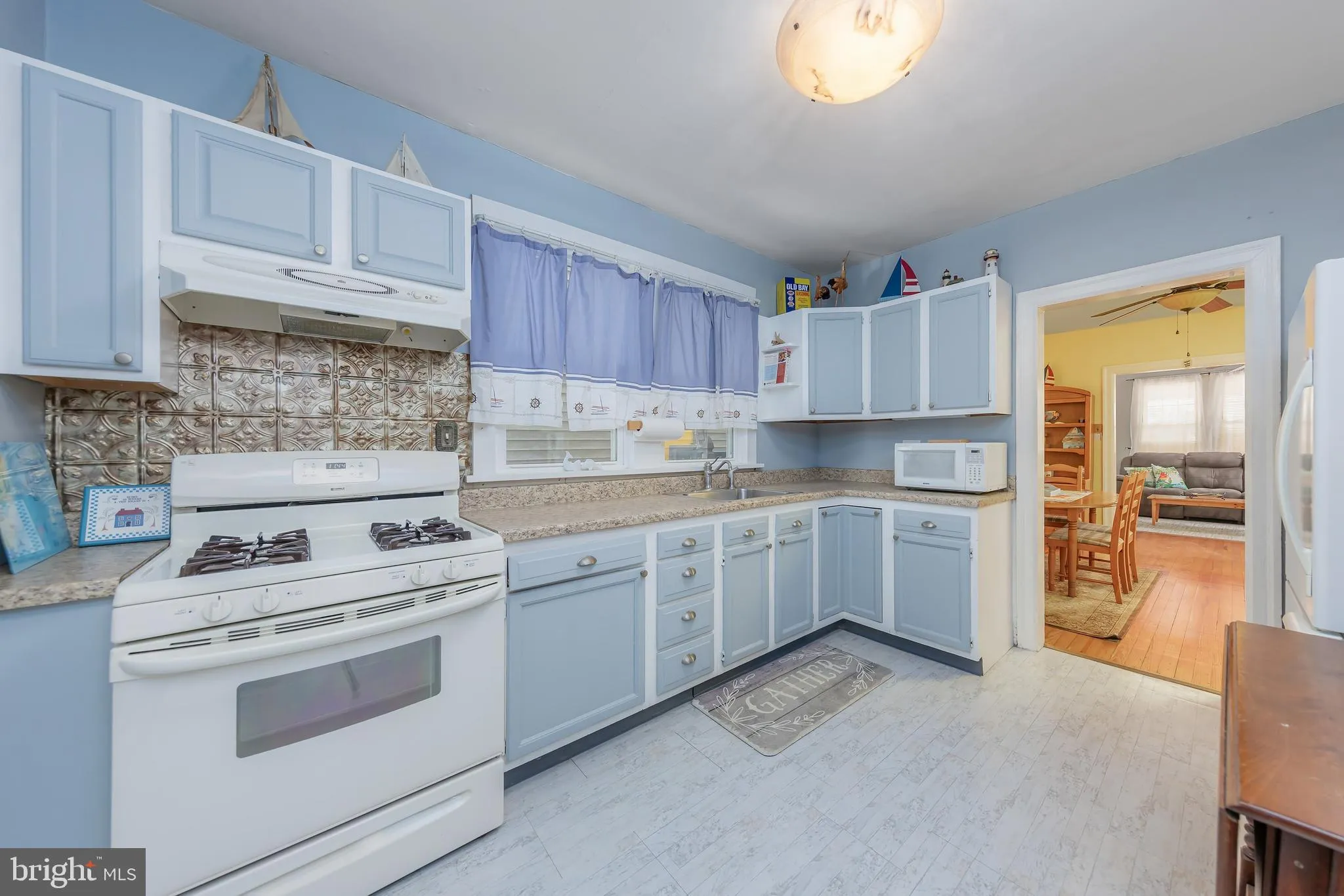 Ventnor City, New Jersey 08406, United States, 3 Bedrooms Bedrooms, ,2 BathroomsBathrooms,Residential,Pending,19214