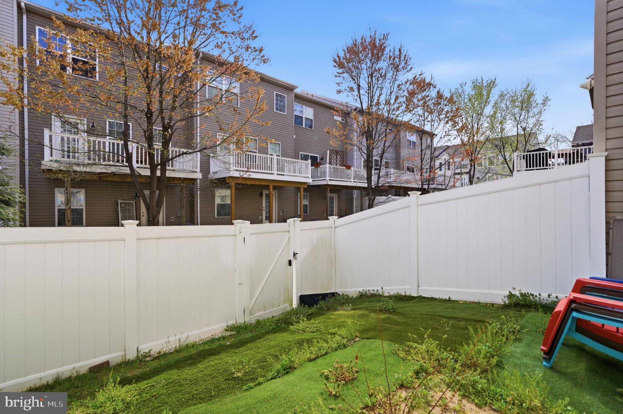 RED OAK CROSSING - Residential