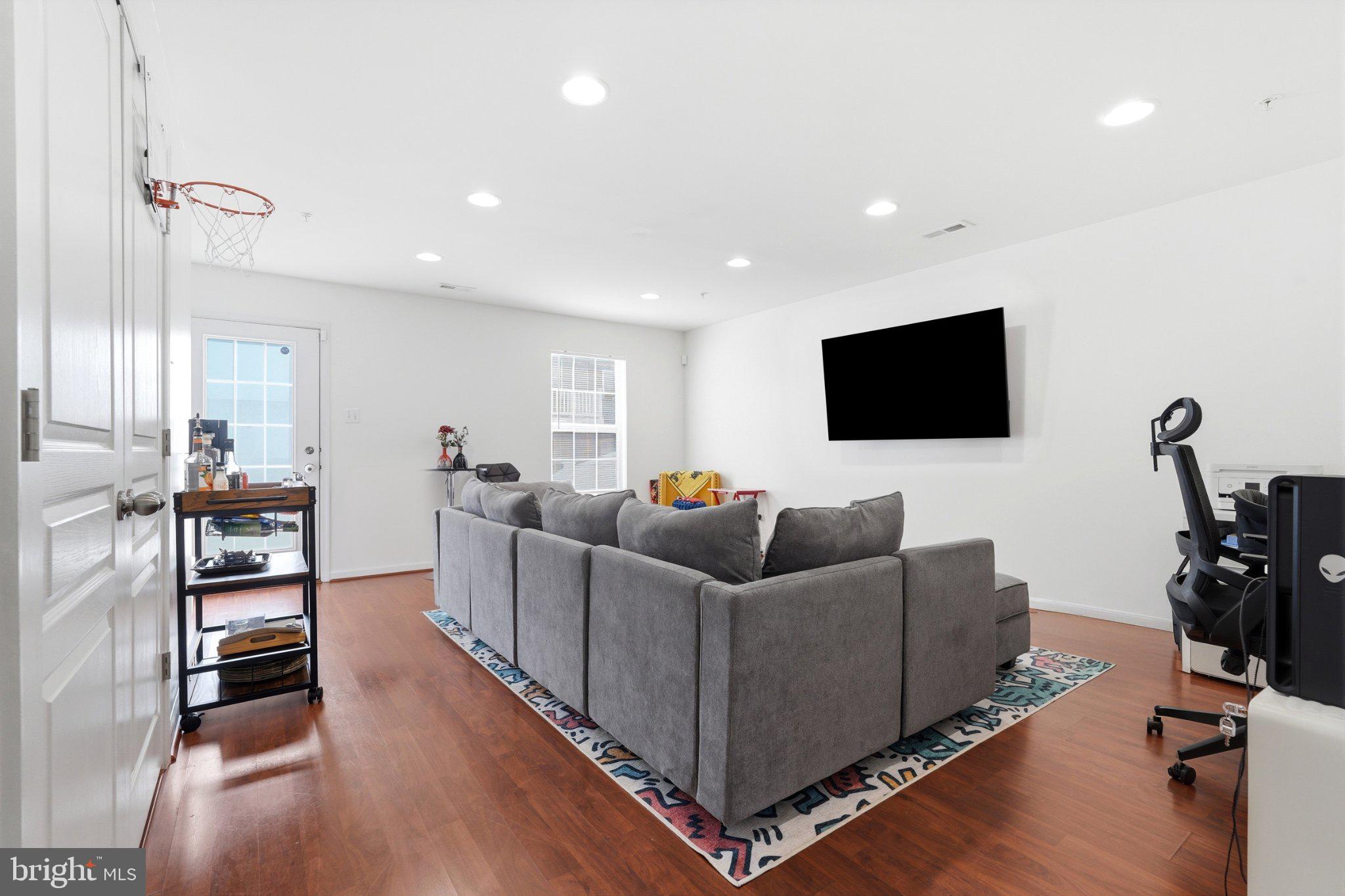 RED OAK CROSSING - Residential