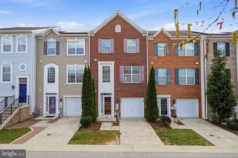 Photo of 221 Truck Farm Drive, GLEN BURNIE, MD 21061 (MLS # MDAA2141420)