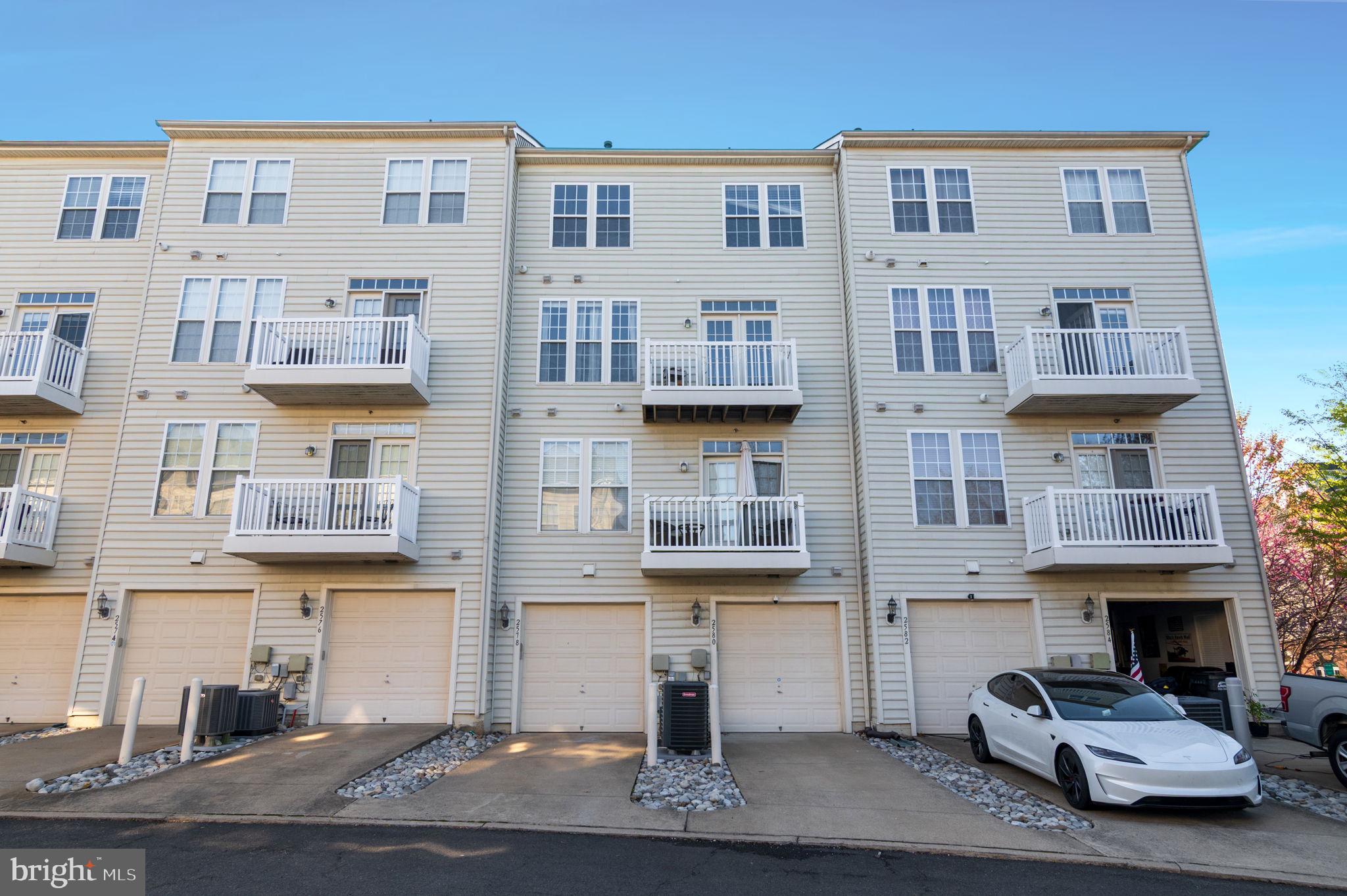 POTOMAC CLUB - Residential Lease