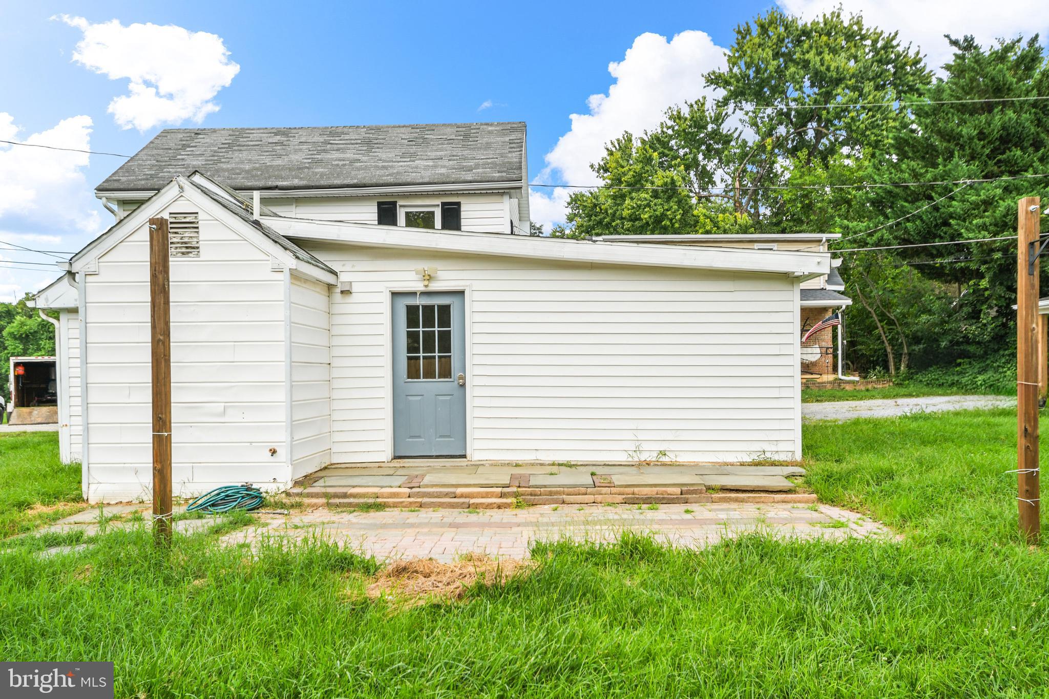 18003 DAVIS LANE