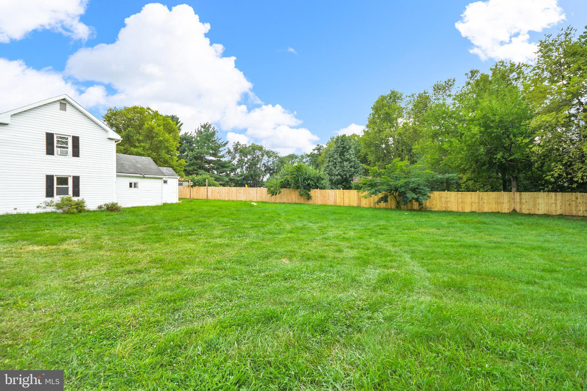 18003 DAVIS LANE