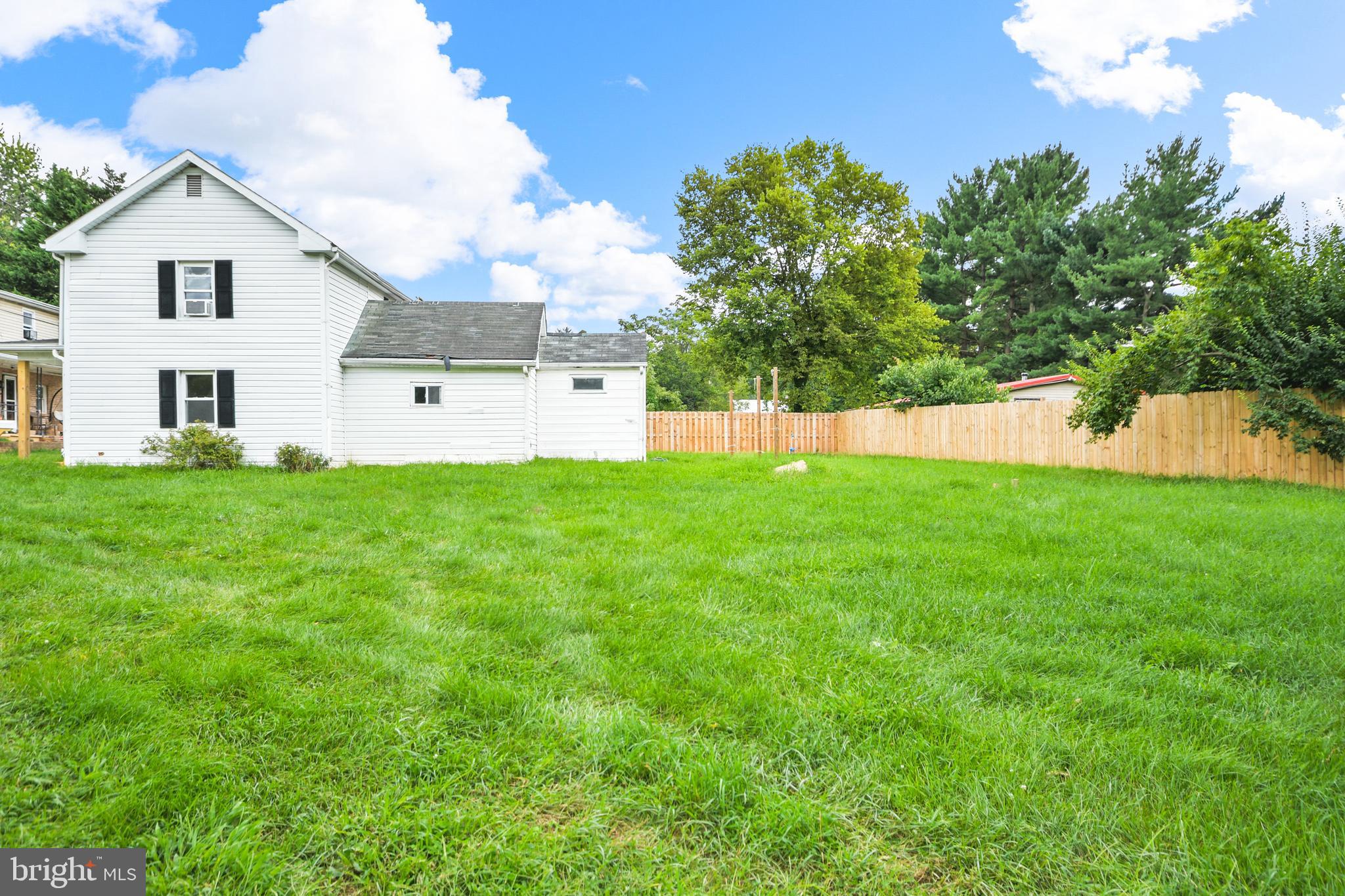 18003 DAVIS LANE