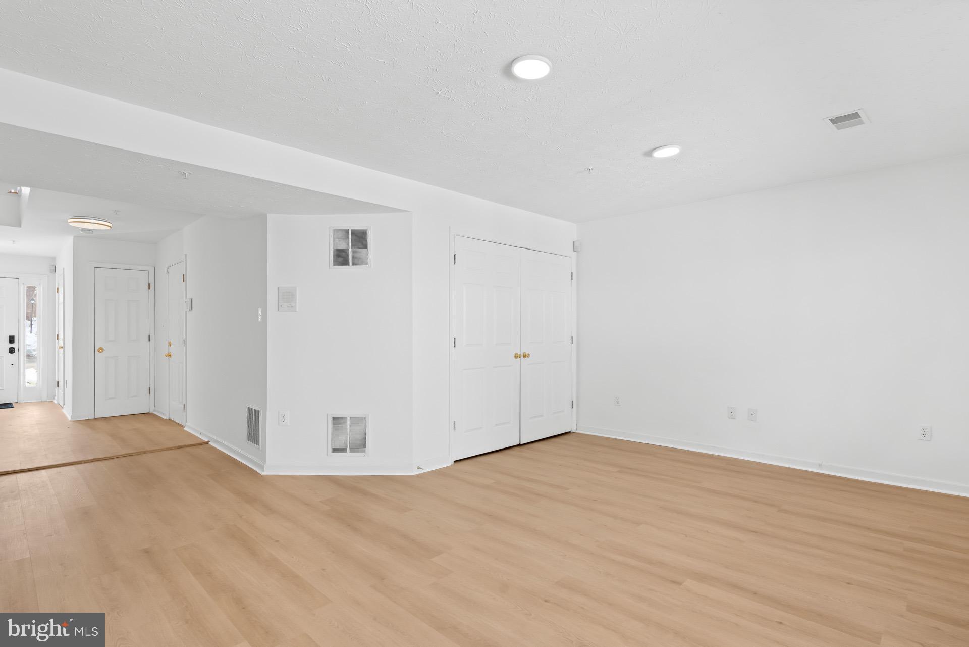 PINEY ORCHARD - Residential Lease