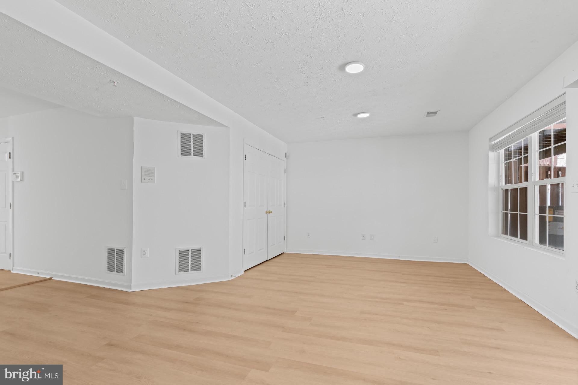 PINEY ORCHARD - Residential Lease