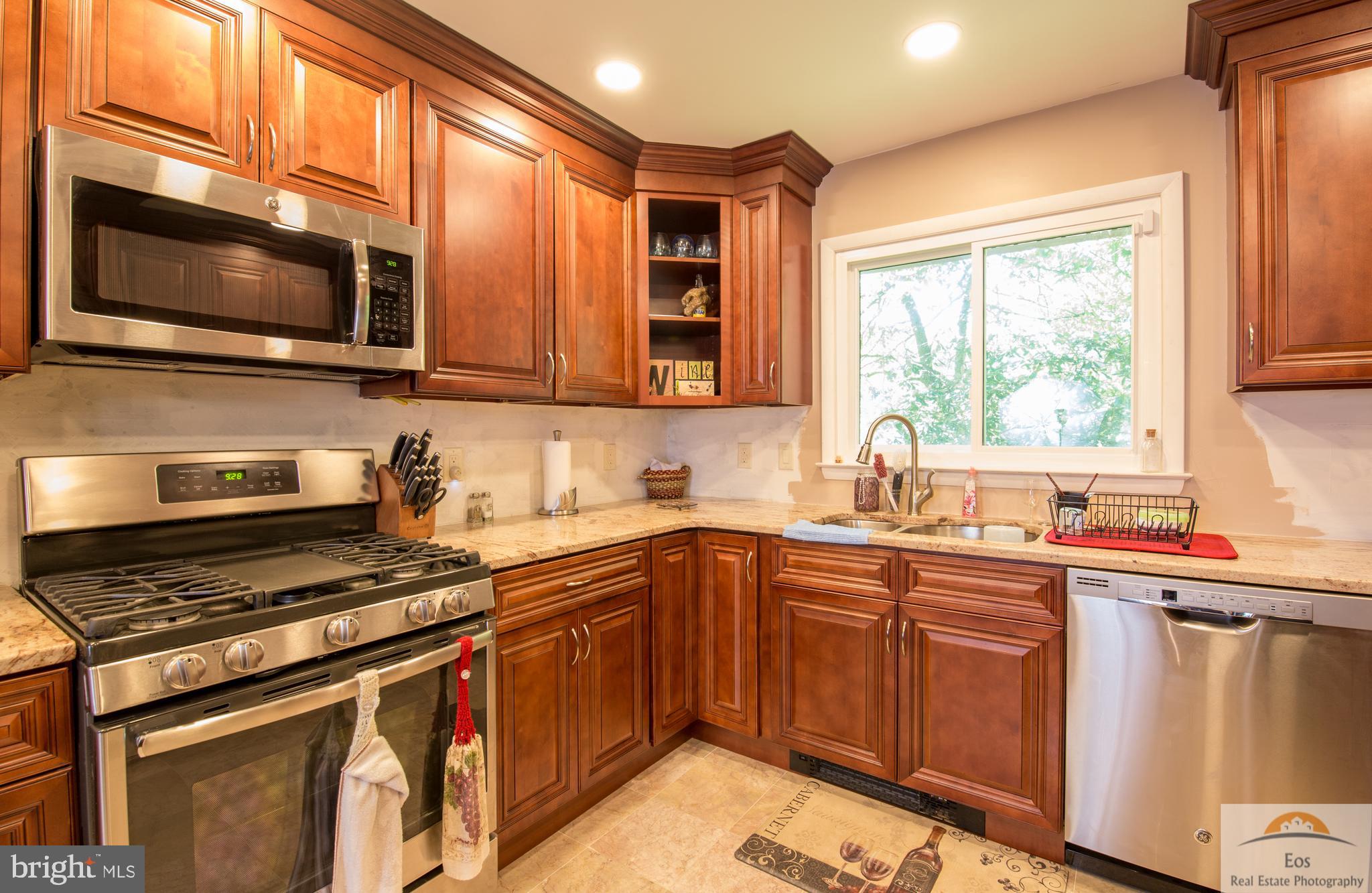 COLONIAL - Residential