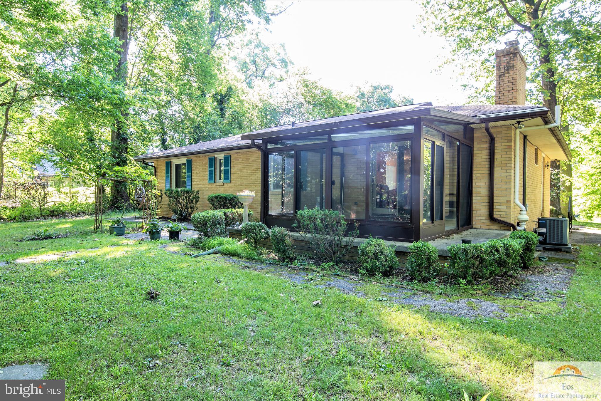 COLONIAL - Residential