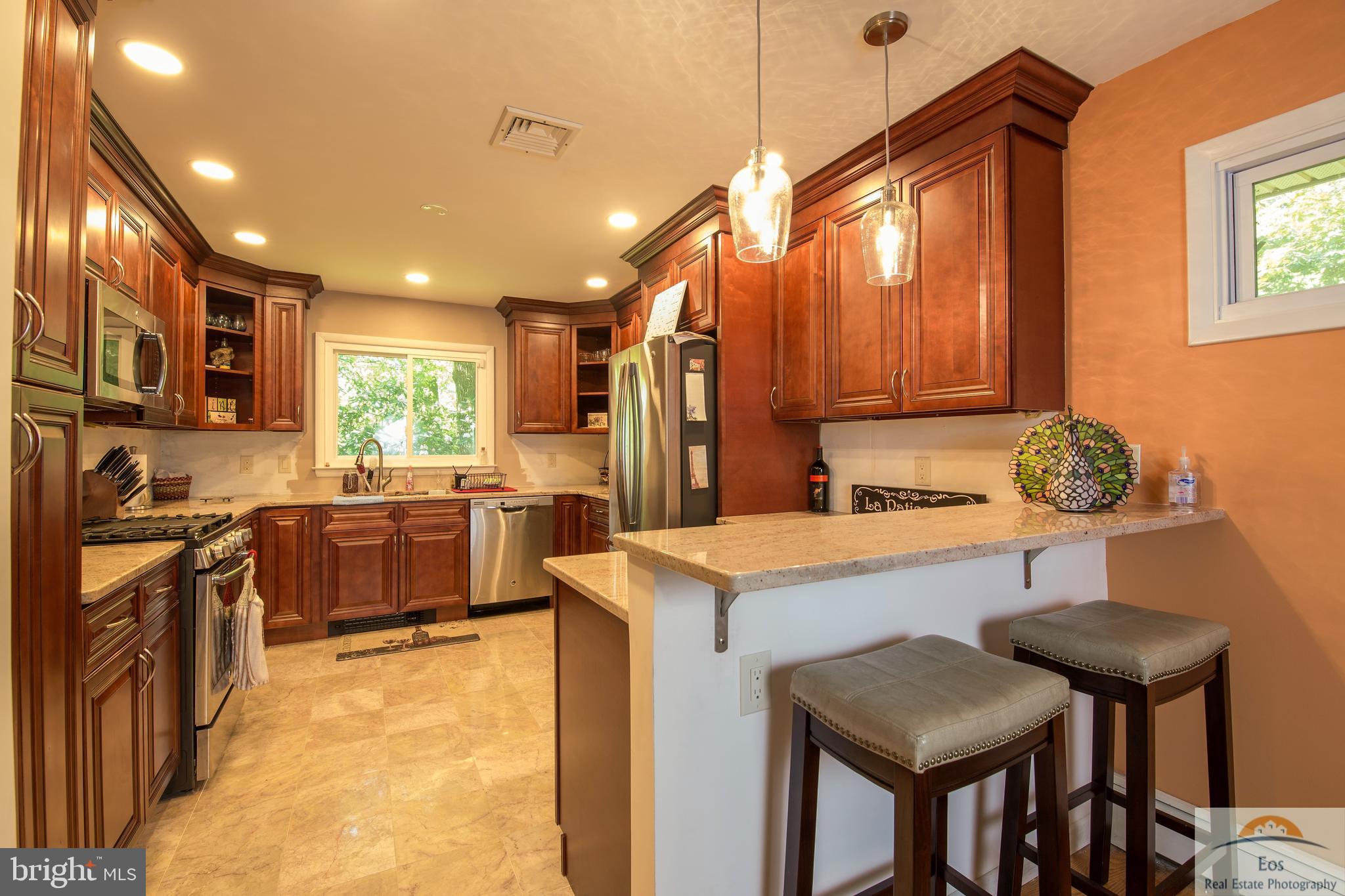 COLONIAL - Residential