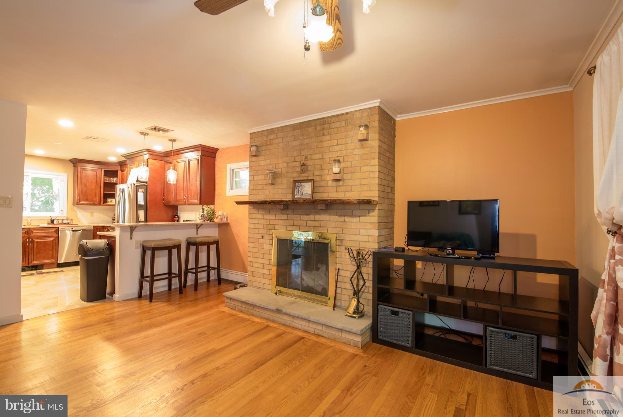 COLONIAL - Residential