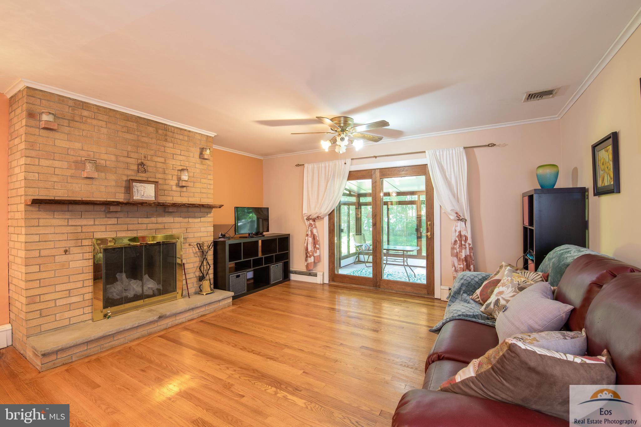 COLONIAL - Residential