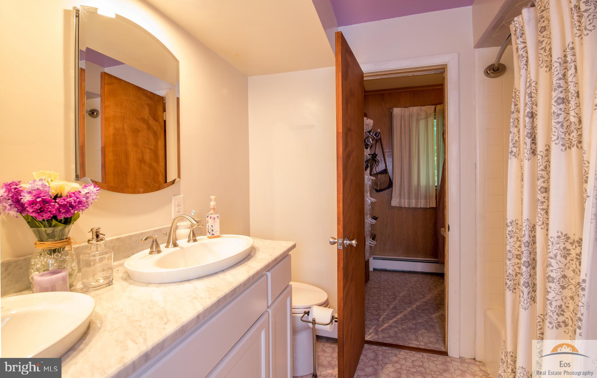 COLONIAL - Residential