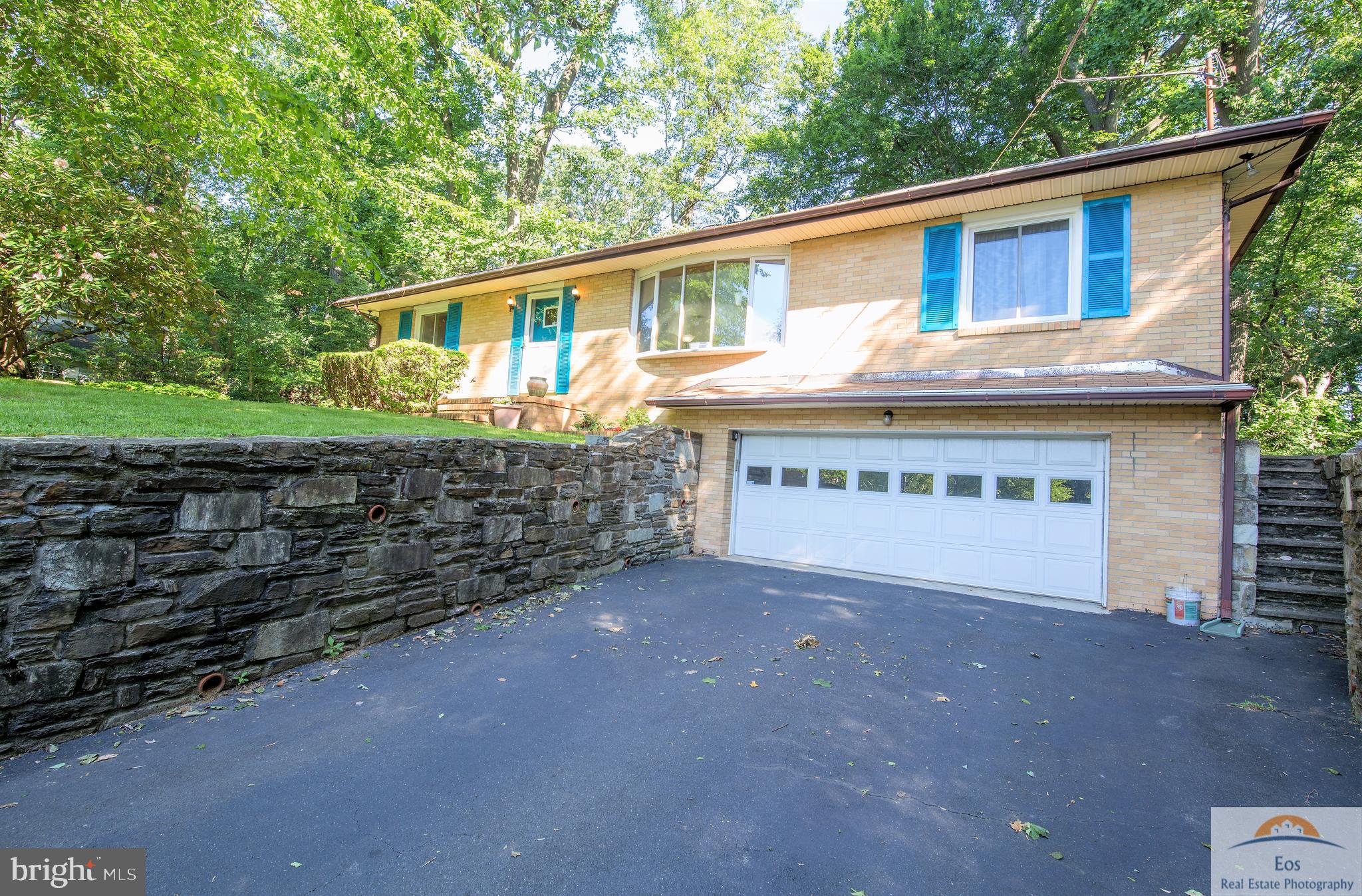 COLONIAL - Residential