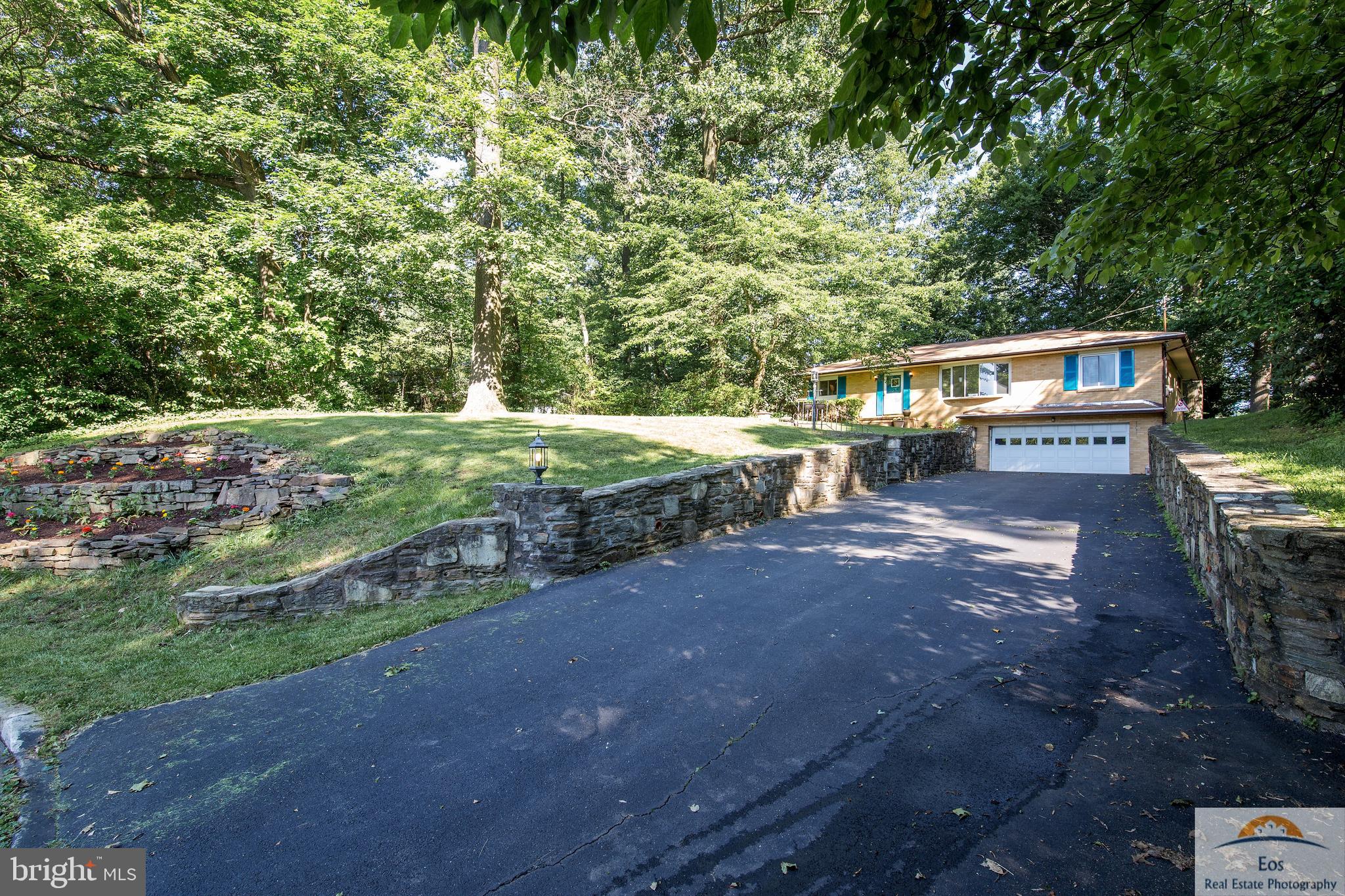 COLONIAL - Residential