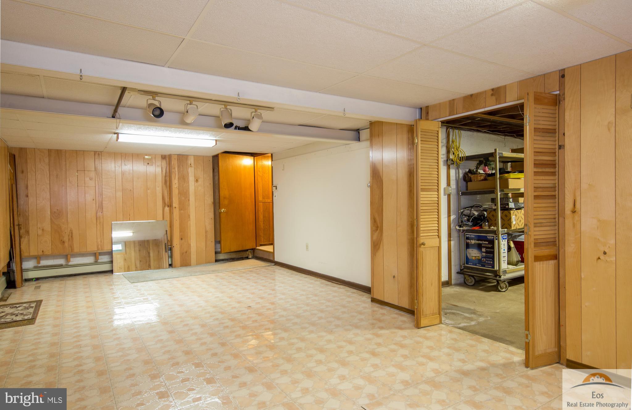 COLONIAL - Residential