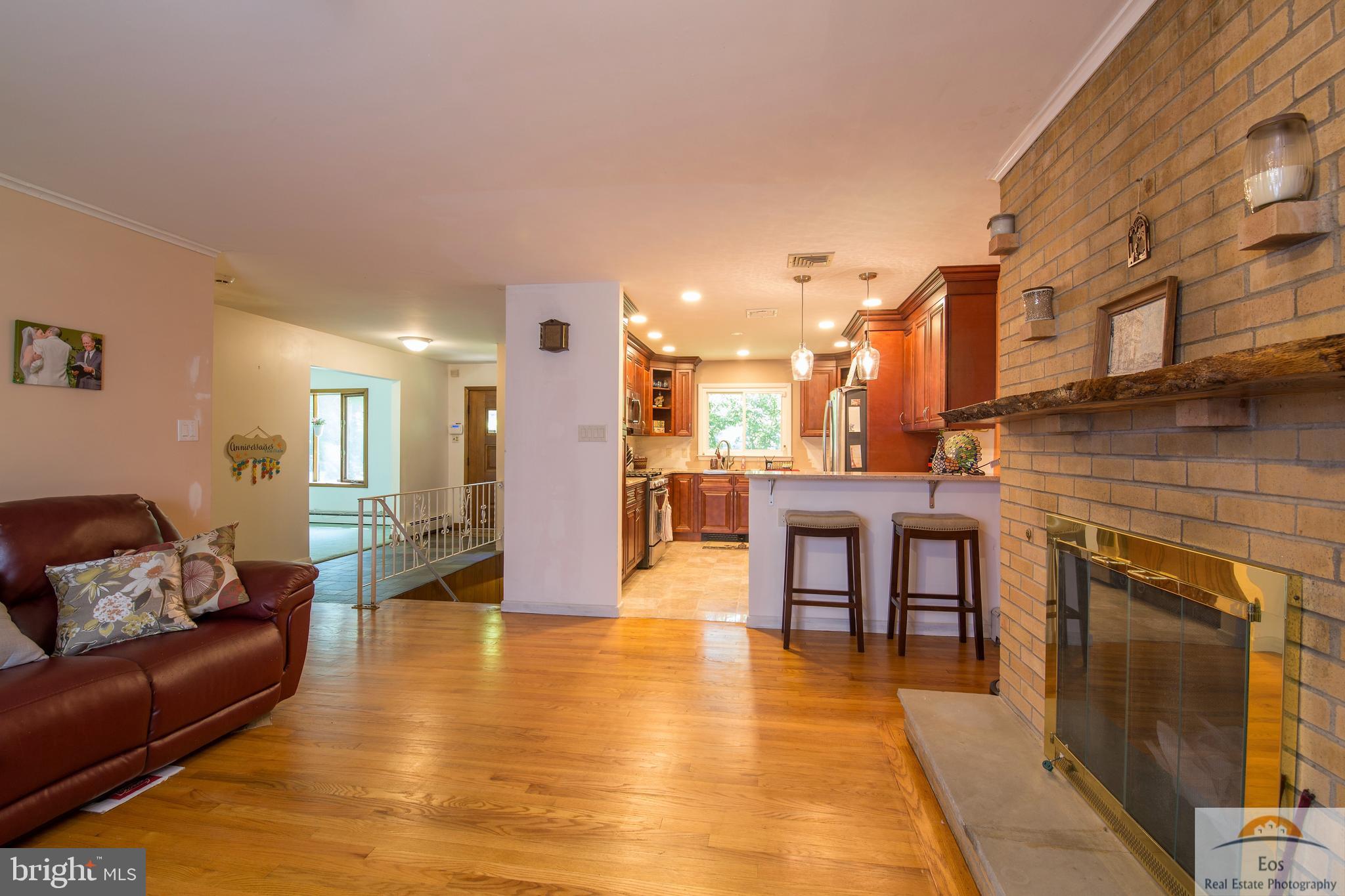 COLONIAL - Residential