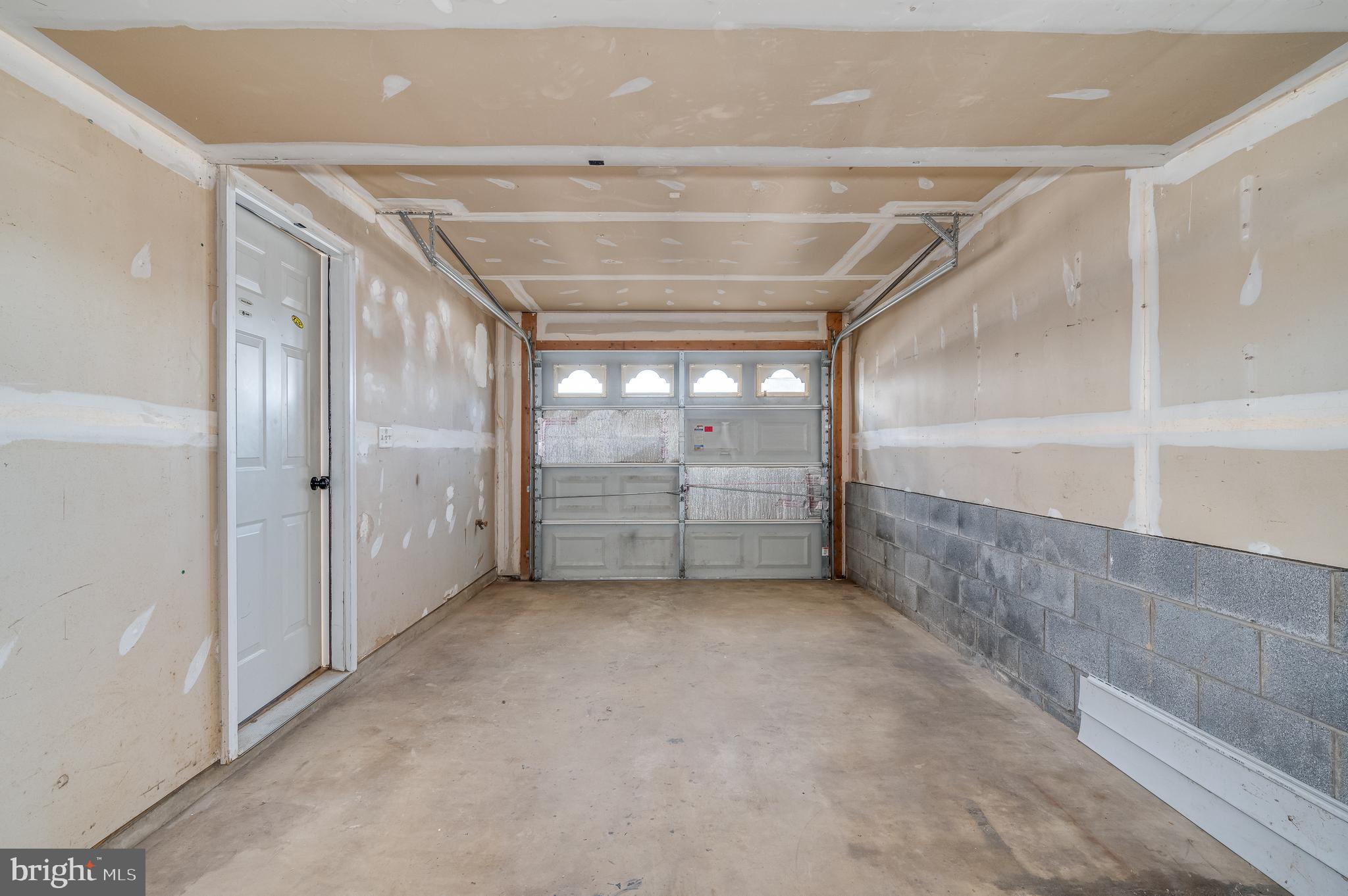 SPRING HILL - Residential Lease