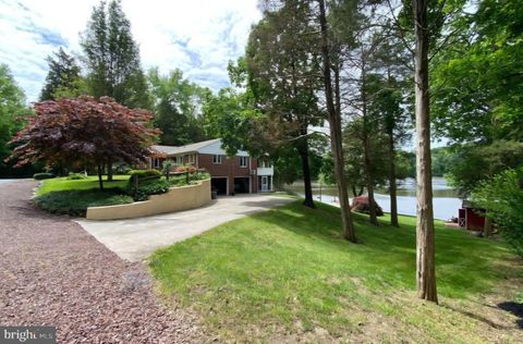 61 LAKEVIEW DRIVE WOODSTOWN NJ 08098