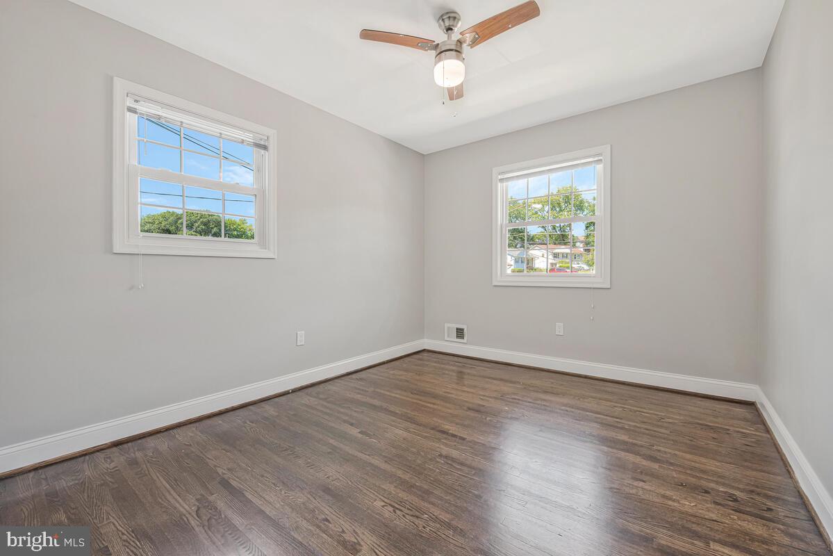 PEPPER MILL VILLAGE - Residential Lease