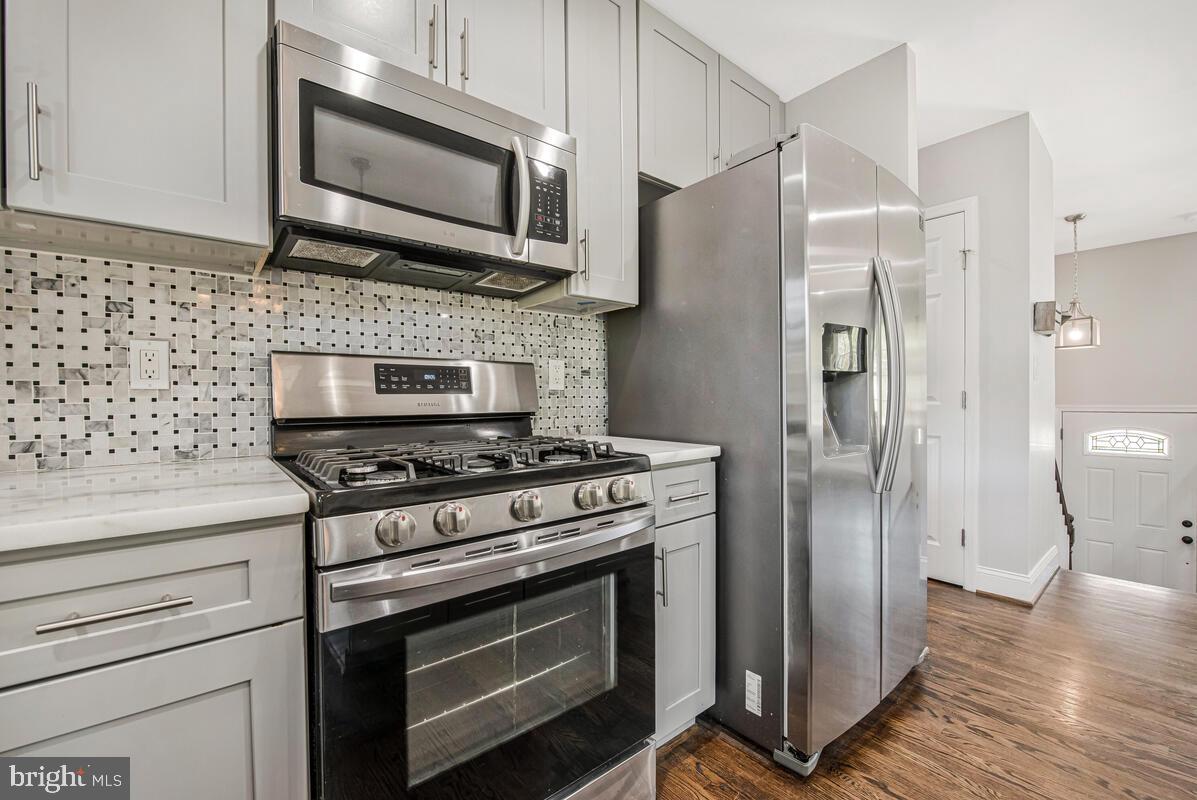 PEPPER MILL VILLAGE - Residential Lease