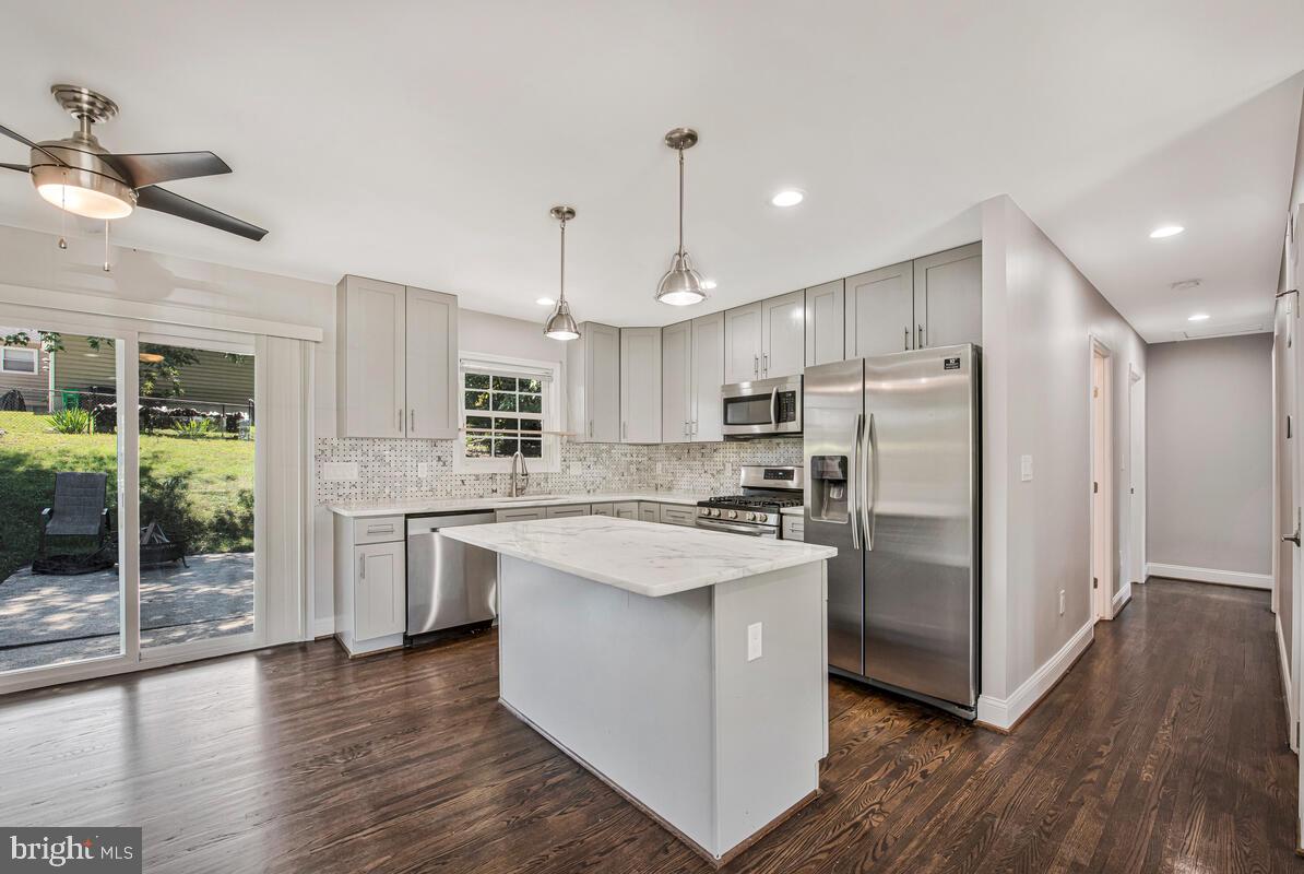 PEPPER MILL VILLAGE - Residential Lease