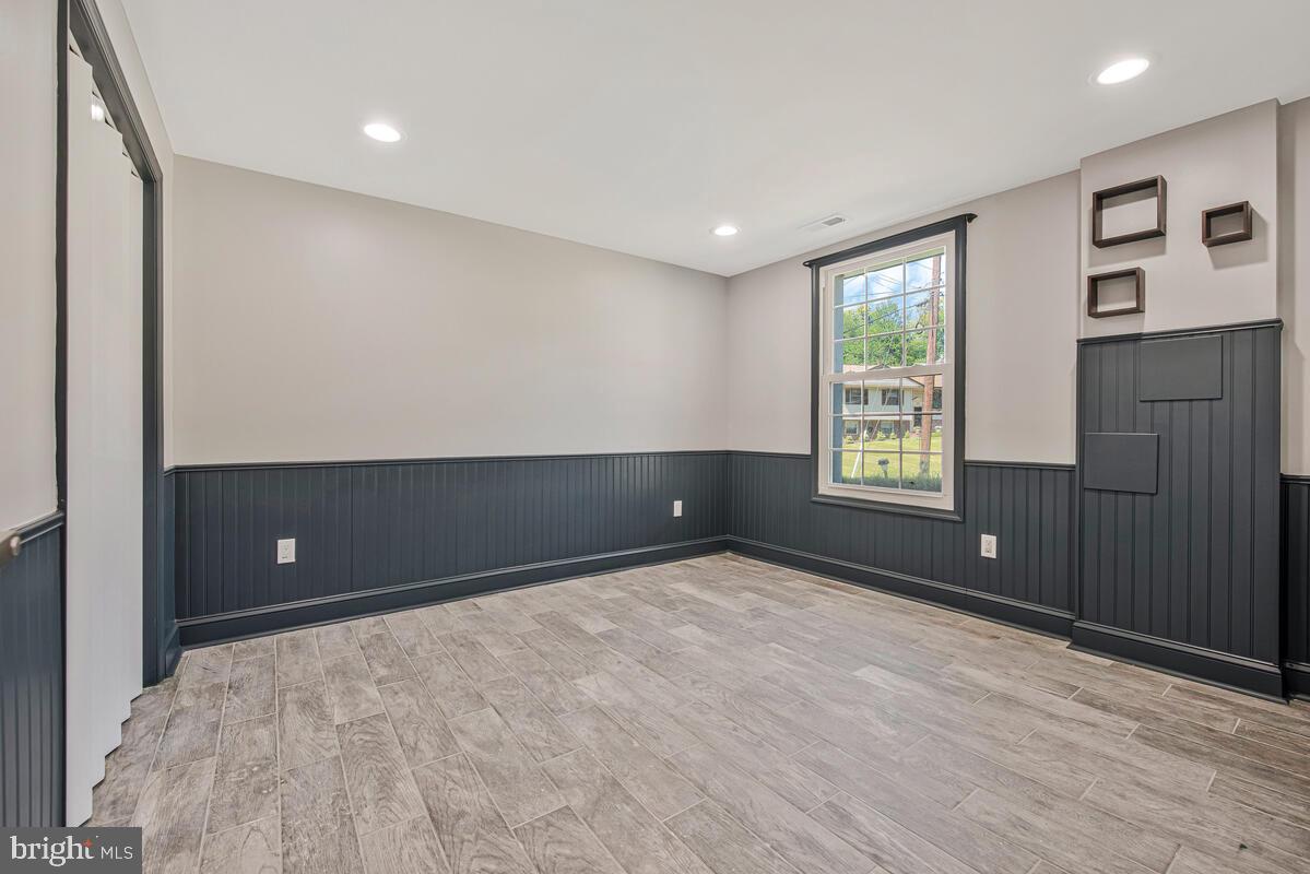 PEPPER MILL VILLAGE - Residential Lease