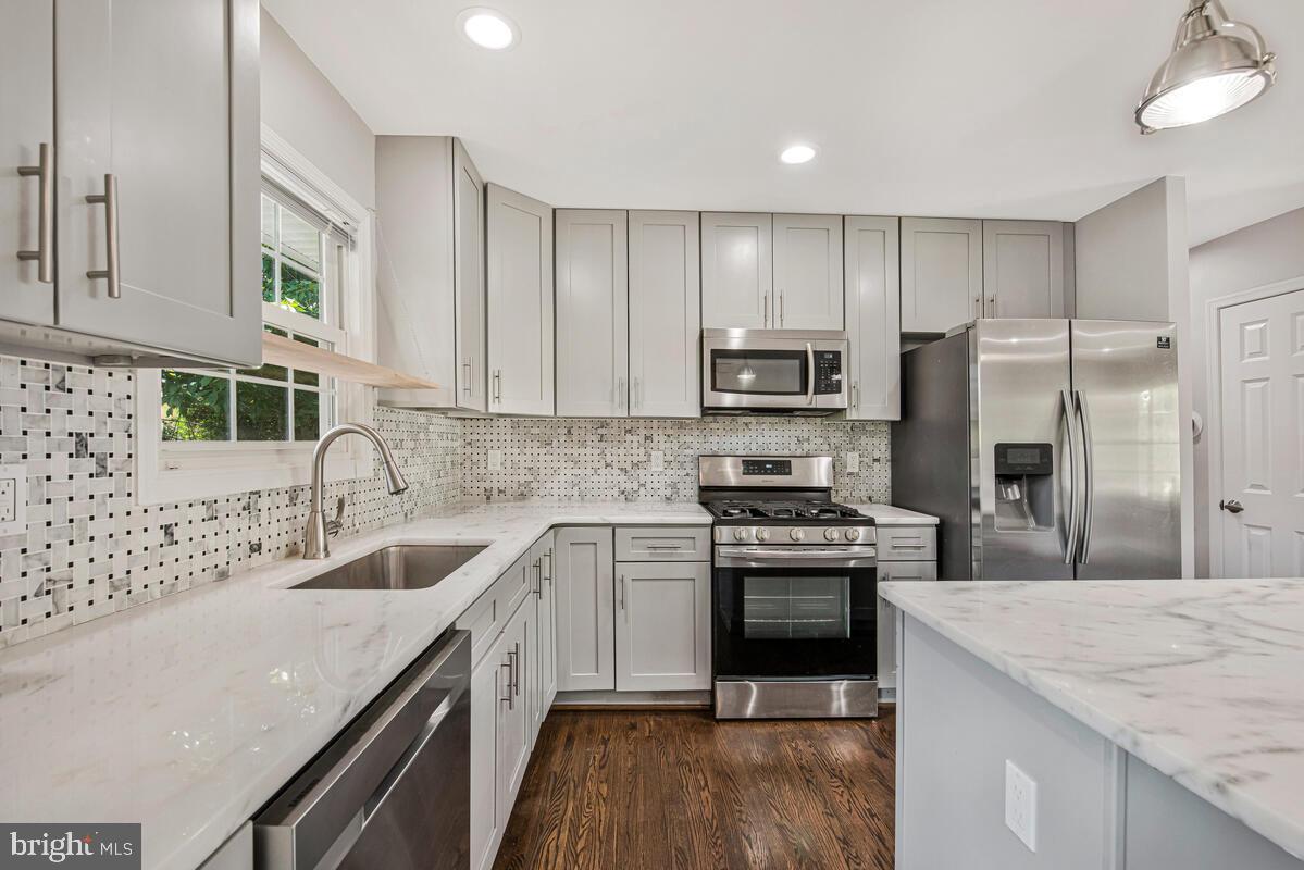 PEPPER MILL VILLAGE - Residential Lease