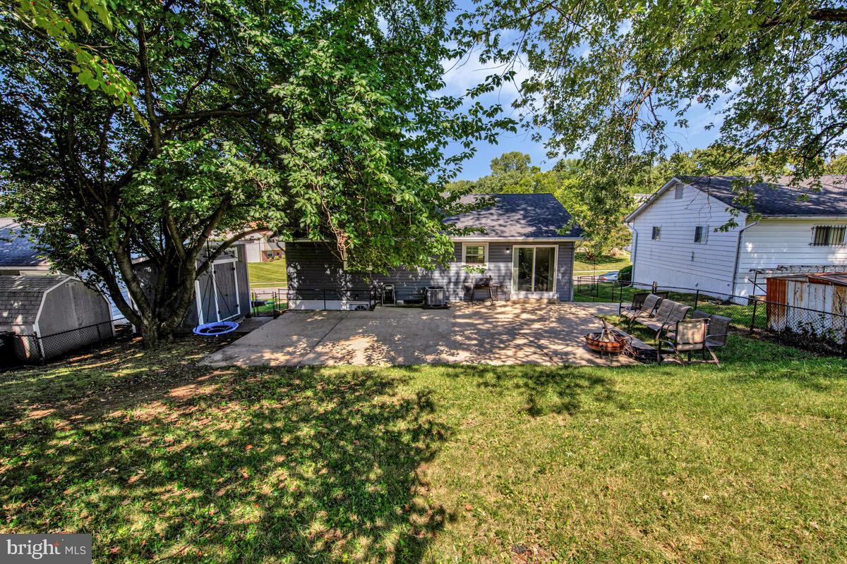 PEPPER MILL VILLAGE - Residential Lease