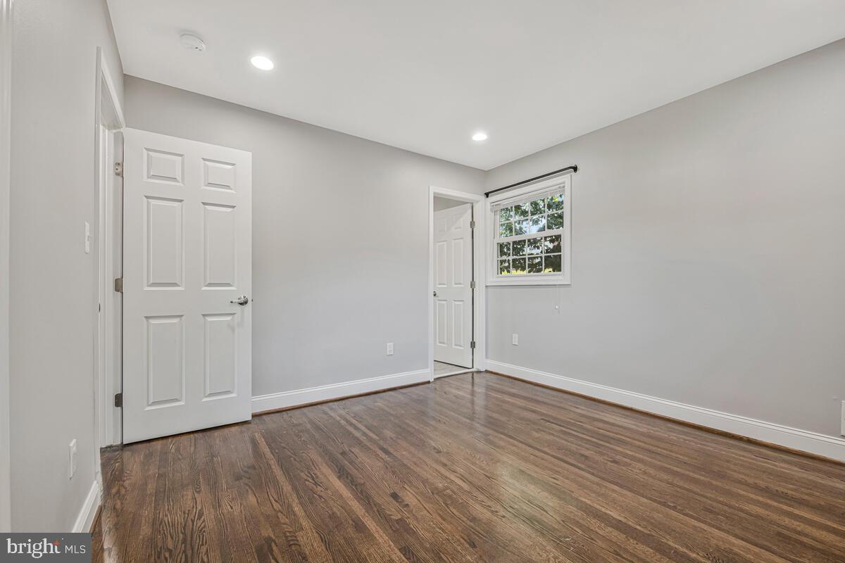 PEPPER MILL VILLAGE - Residential Lease