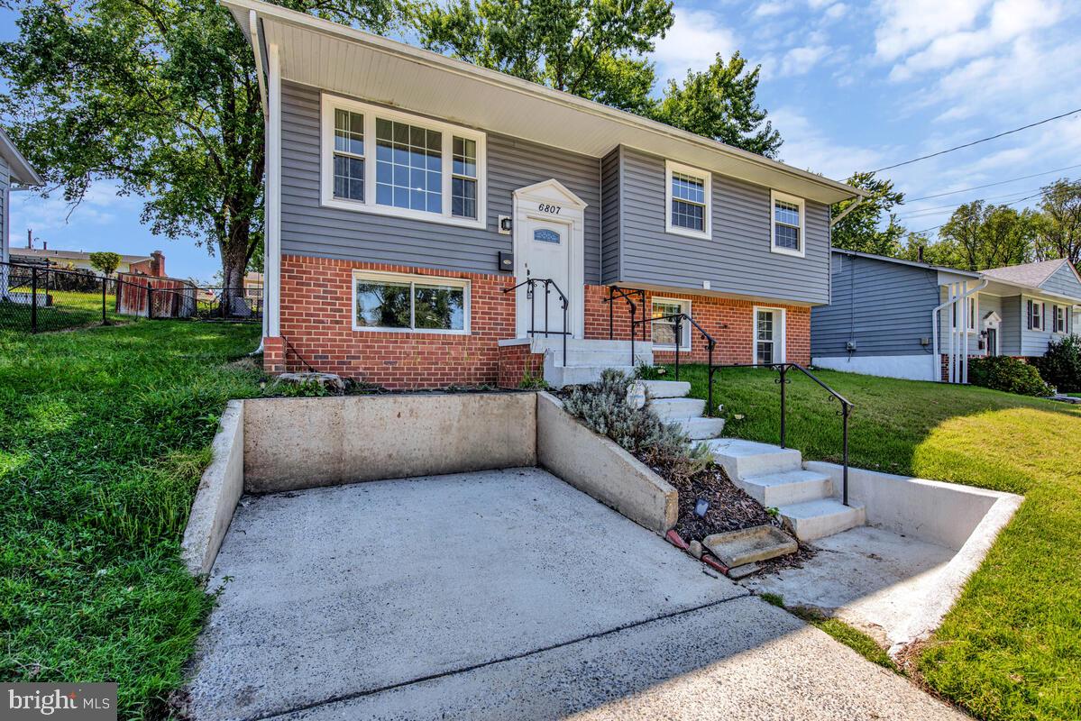 PEPPER MILL VILLAGE - Residential Lease