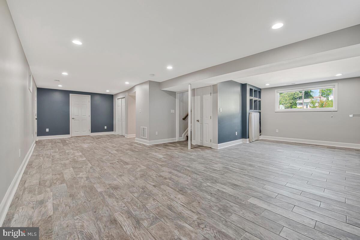 PEPPER MILL VILLAGE - Residential Lease