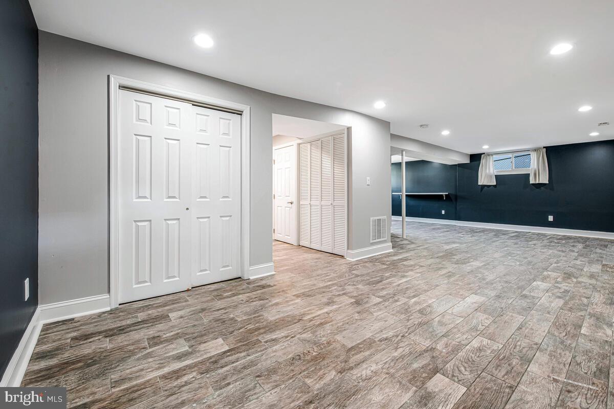 PEPPER MILL VILLAGE - Residential Lease