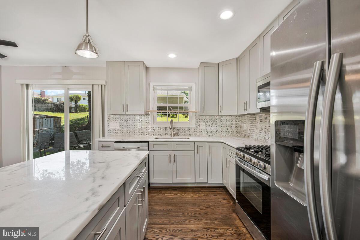 PEPPER MILL VILLAGE - Residential Lease