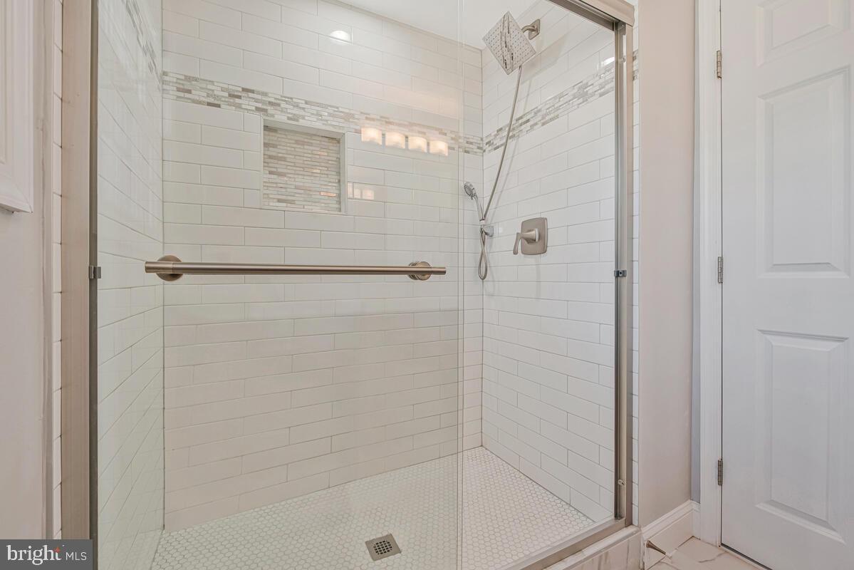 PEPPER MILL VILLAGE - Residential Lease