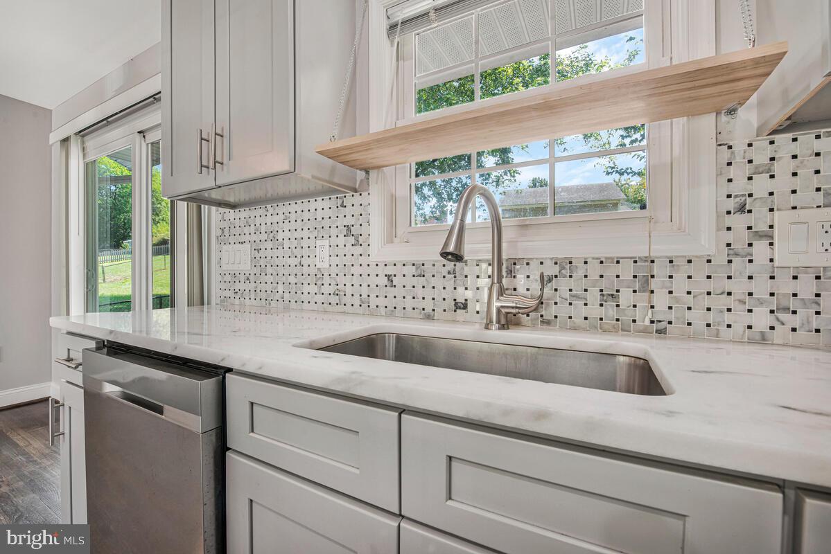 PEPPER MILL VILLAGE - Residential Lease