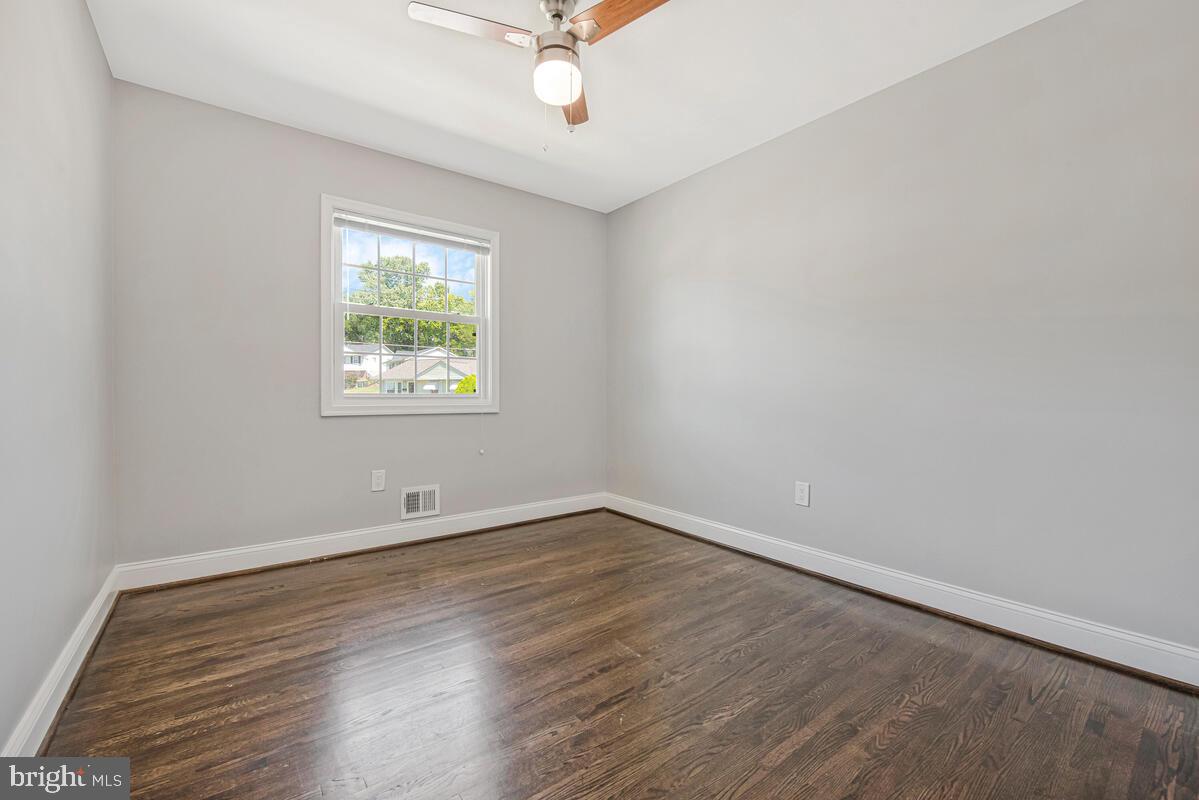 PEPPER MILL VILLAGE - Residential Lease