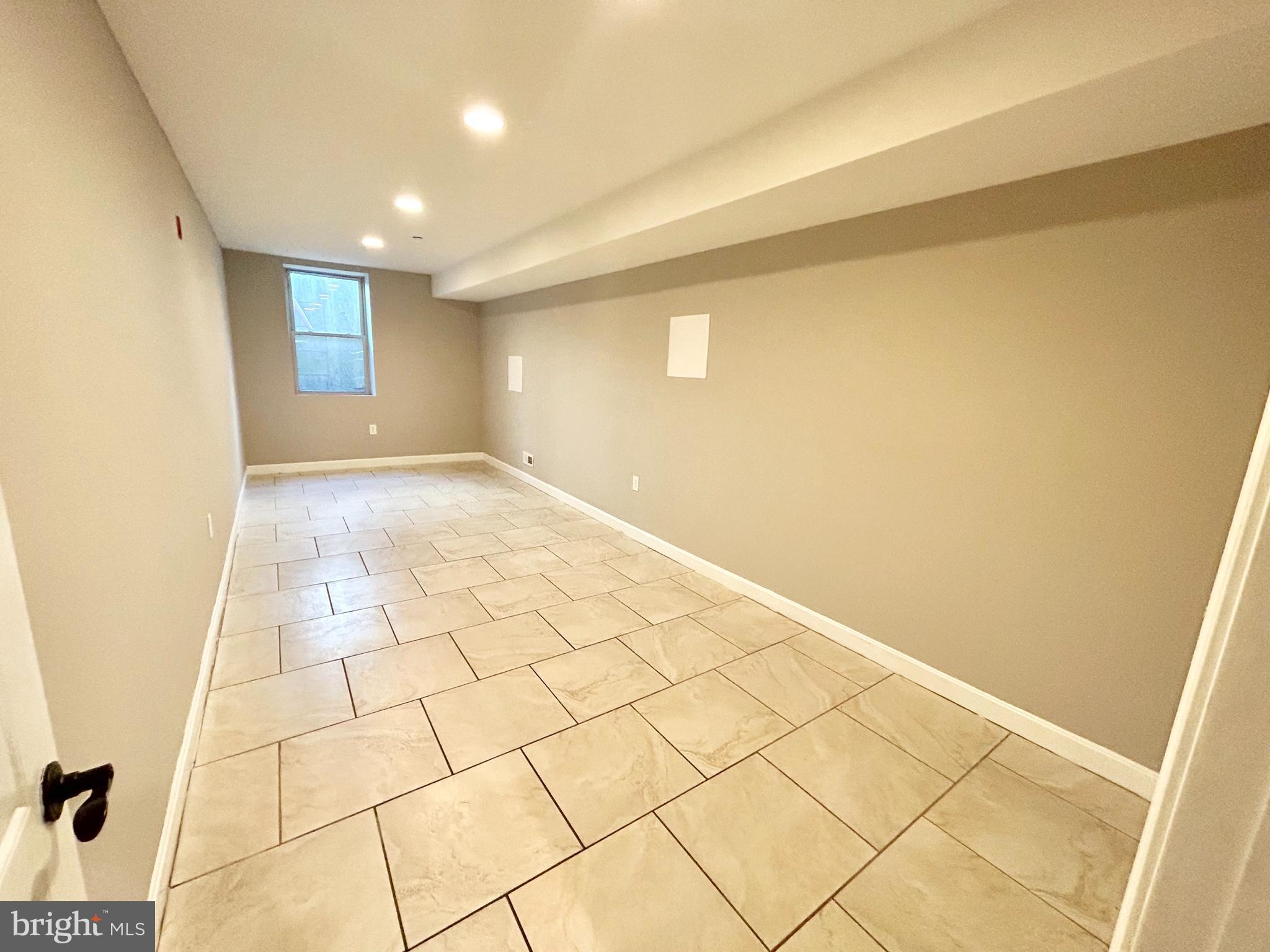 UNIVERSITY CITY - Residential Lease