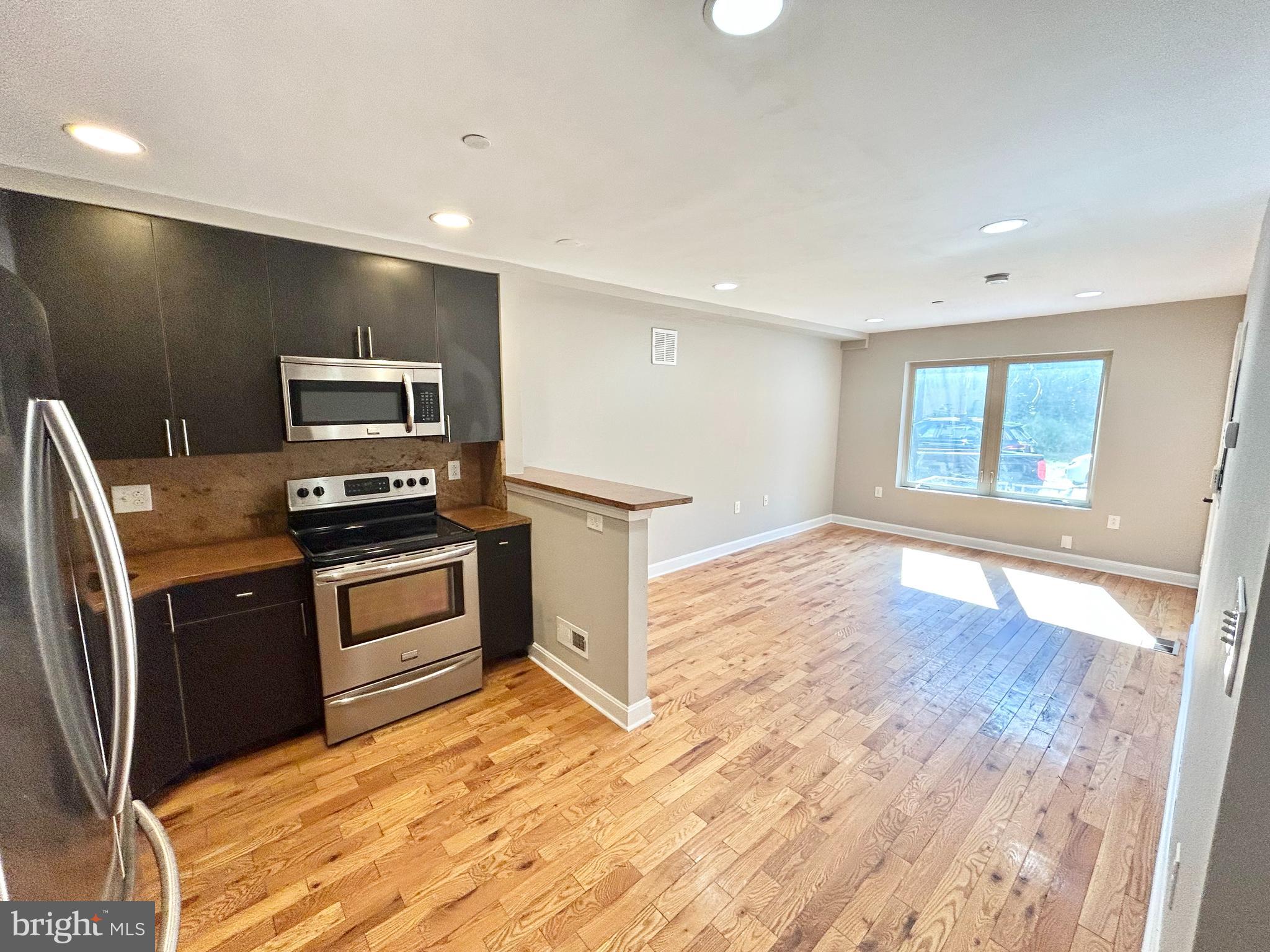 UNIVERSITY CITY - Residential Lease