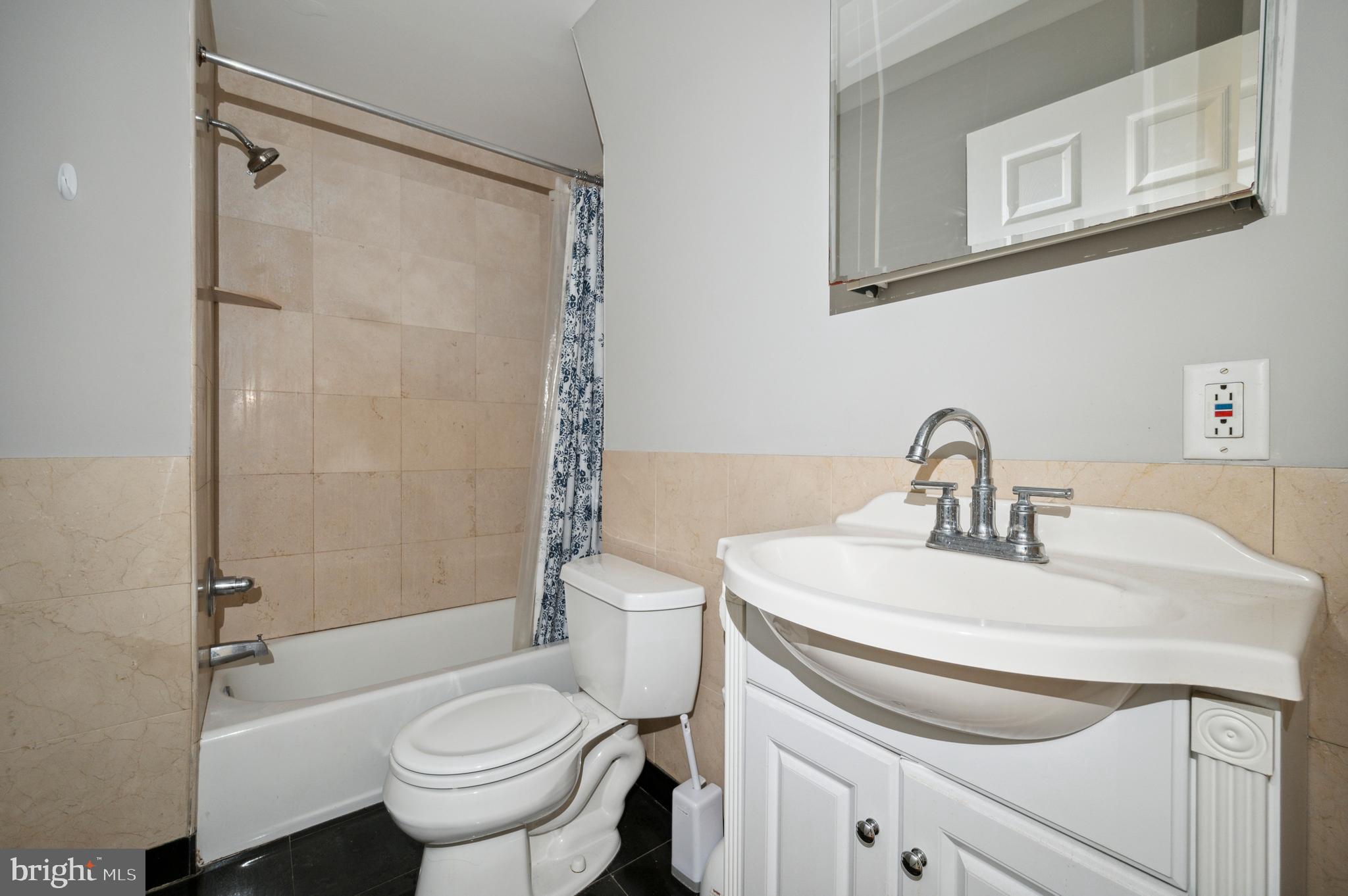 RITTENHOUSE SQUARE - Residential Income