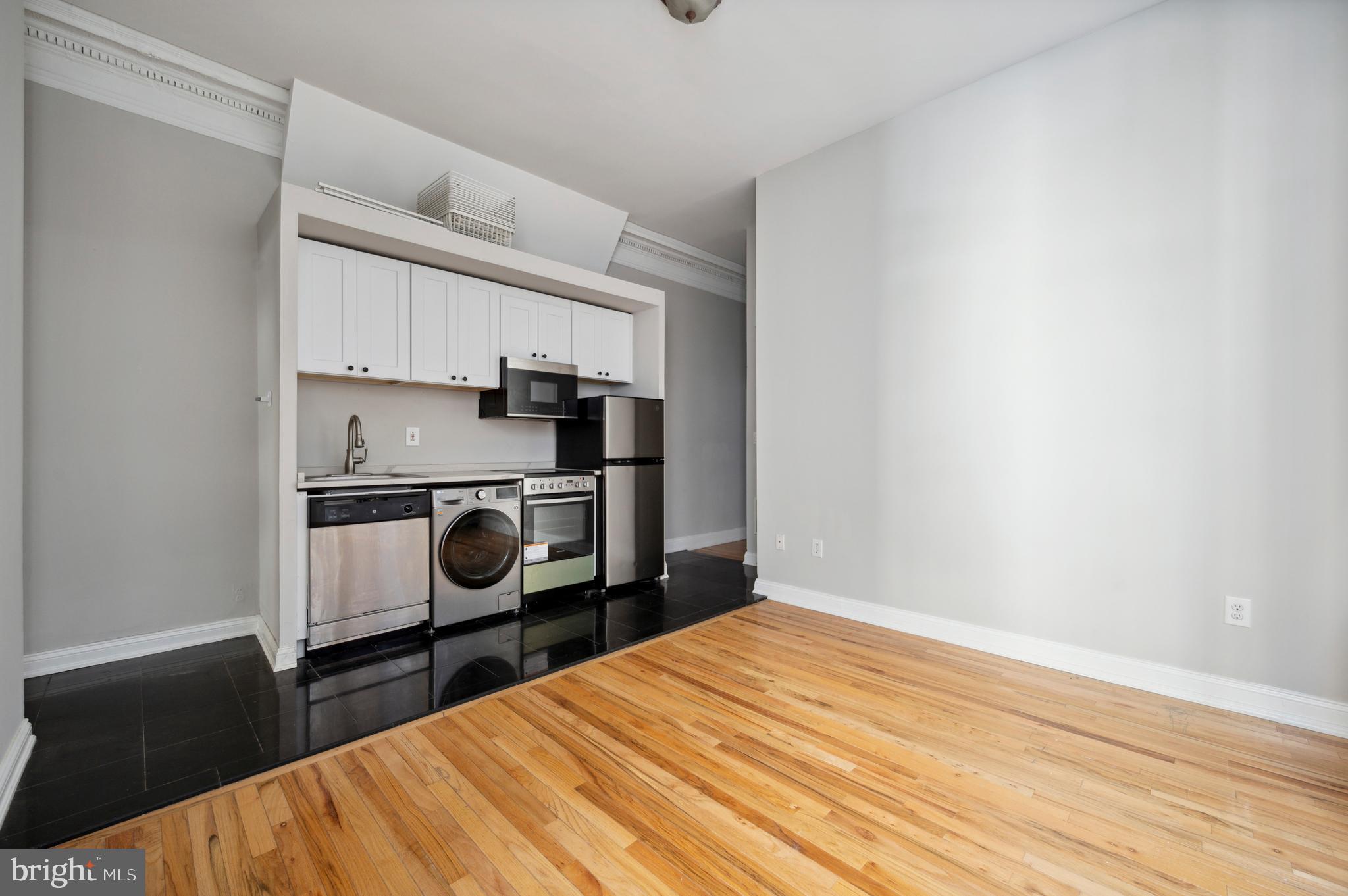 RITTENHOUSE SQUARE - Residential Income