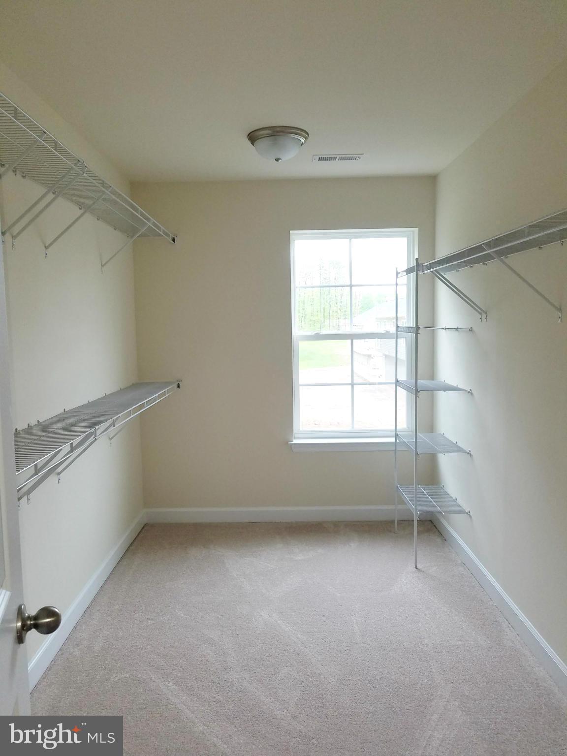 DABNEY WOODS - Residential Lease