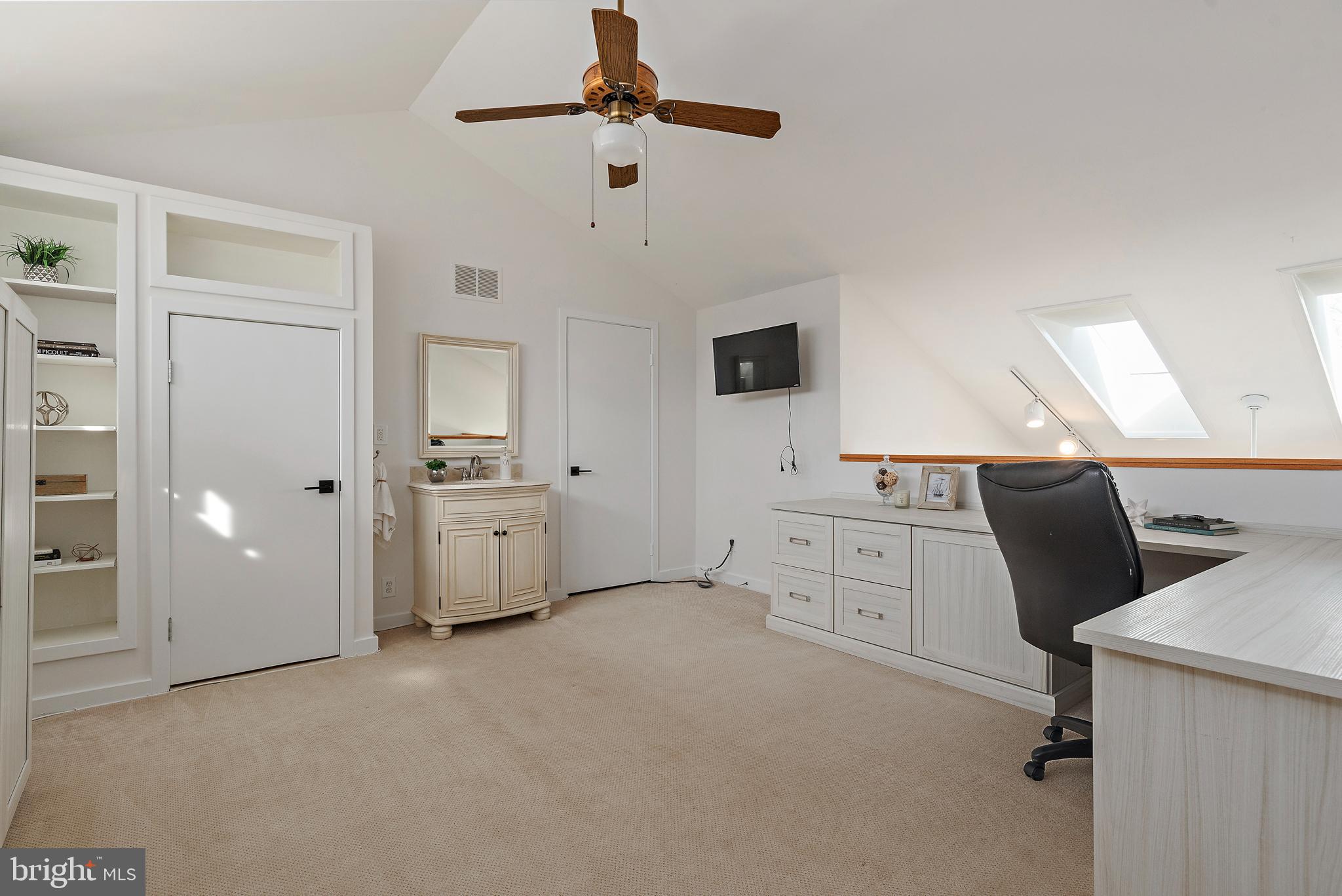 CHESAPEAKE HARBOUR - Residential