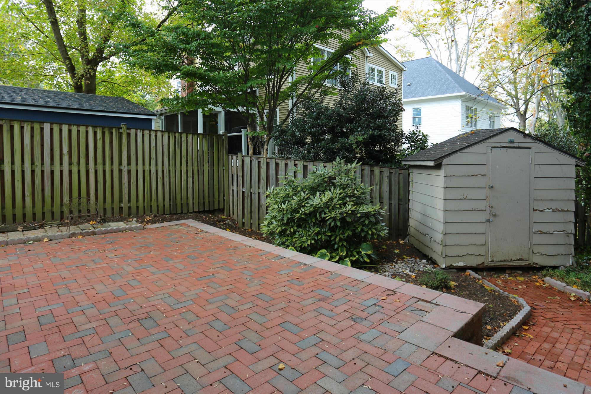 KENILWORTH - Residential