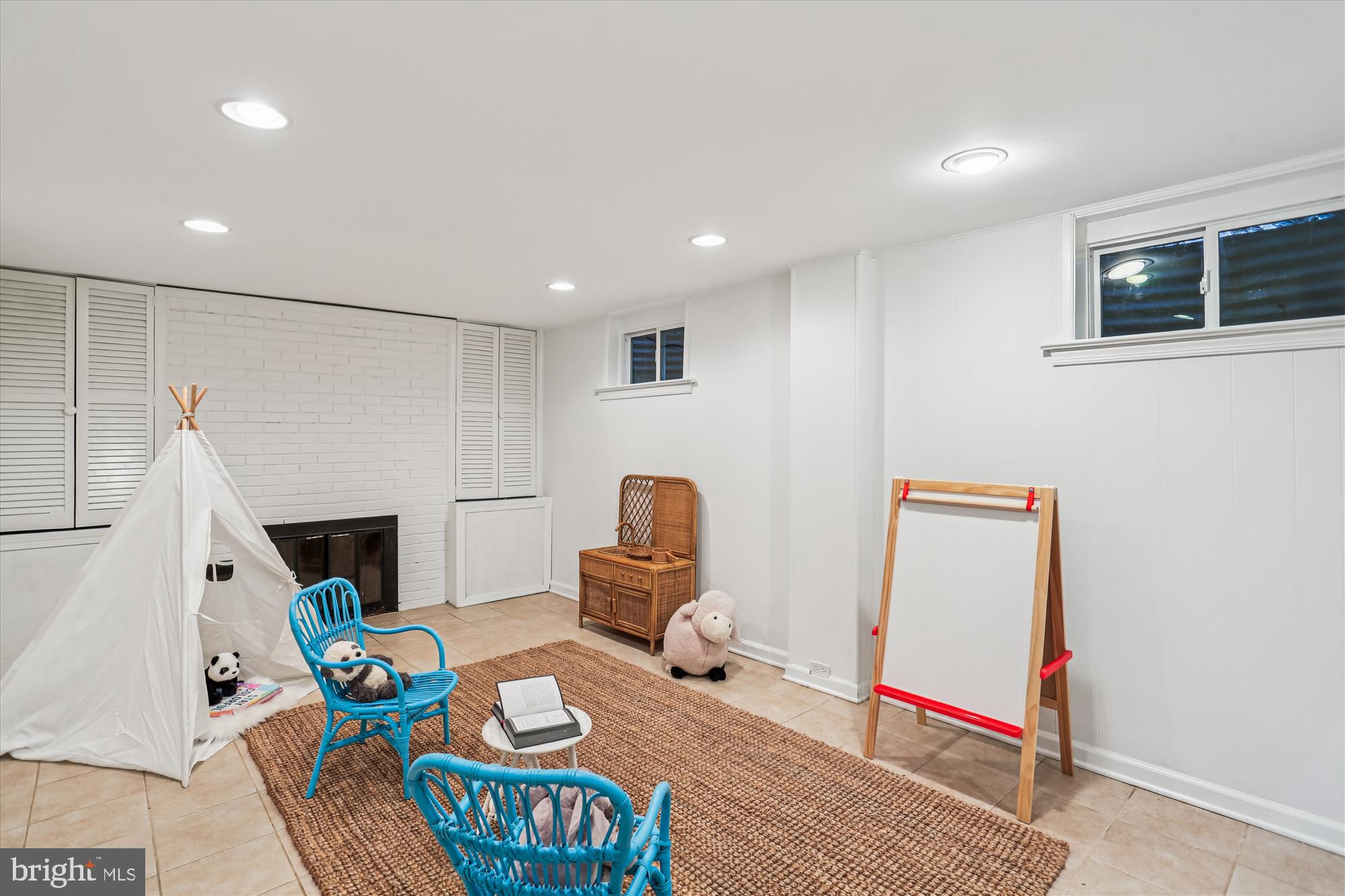 KENILWORTH - Residential