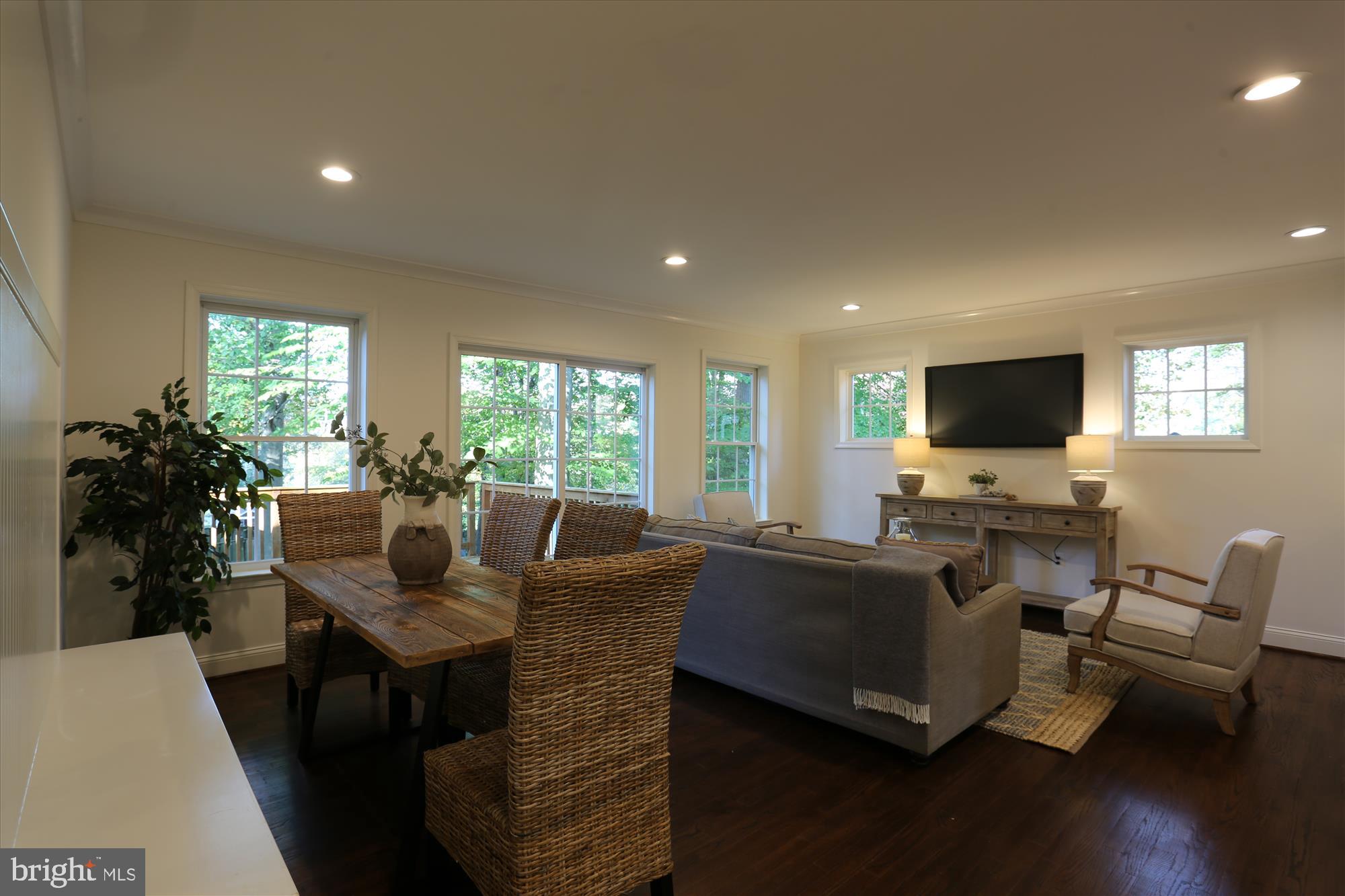 KENILWORTH - Residential