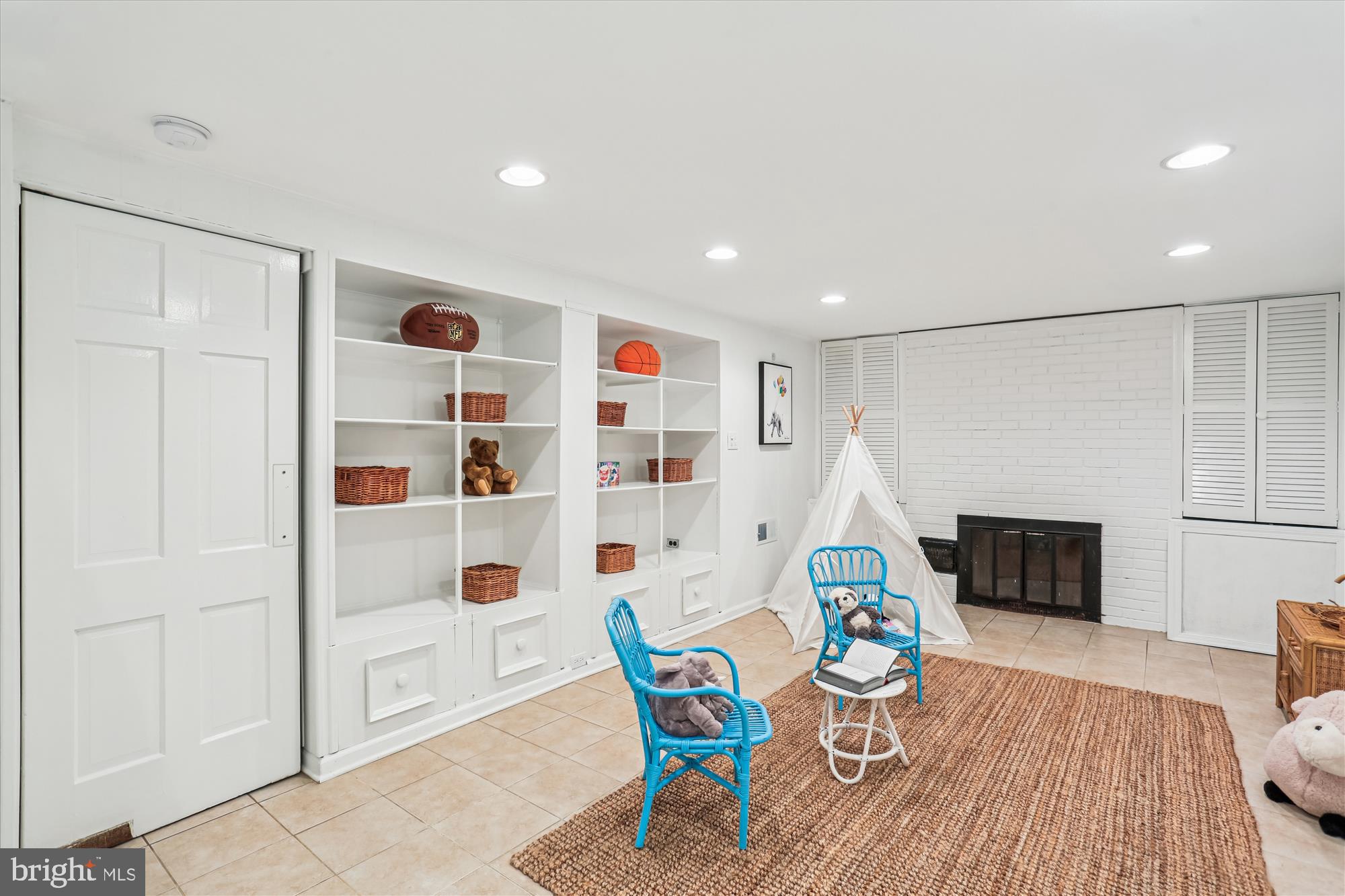 KENILWORTH - Residential