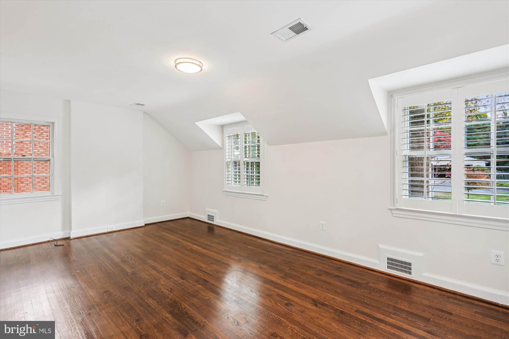 KENILWORTH - Residential