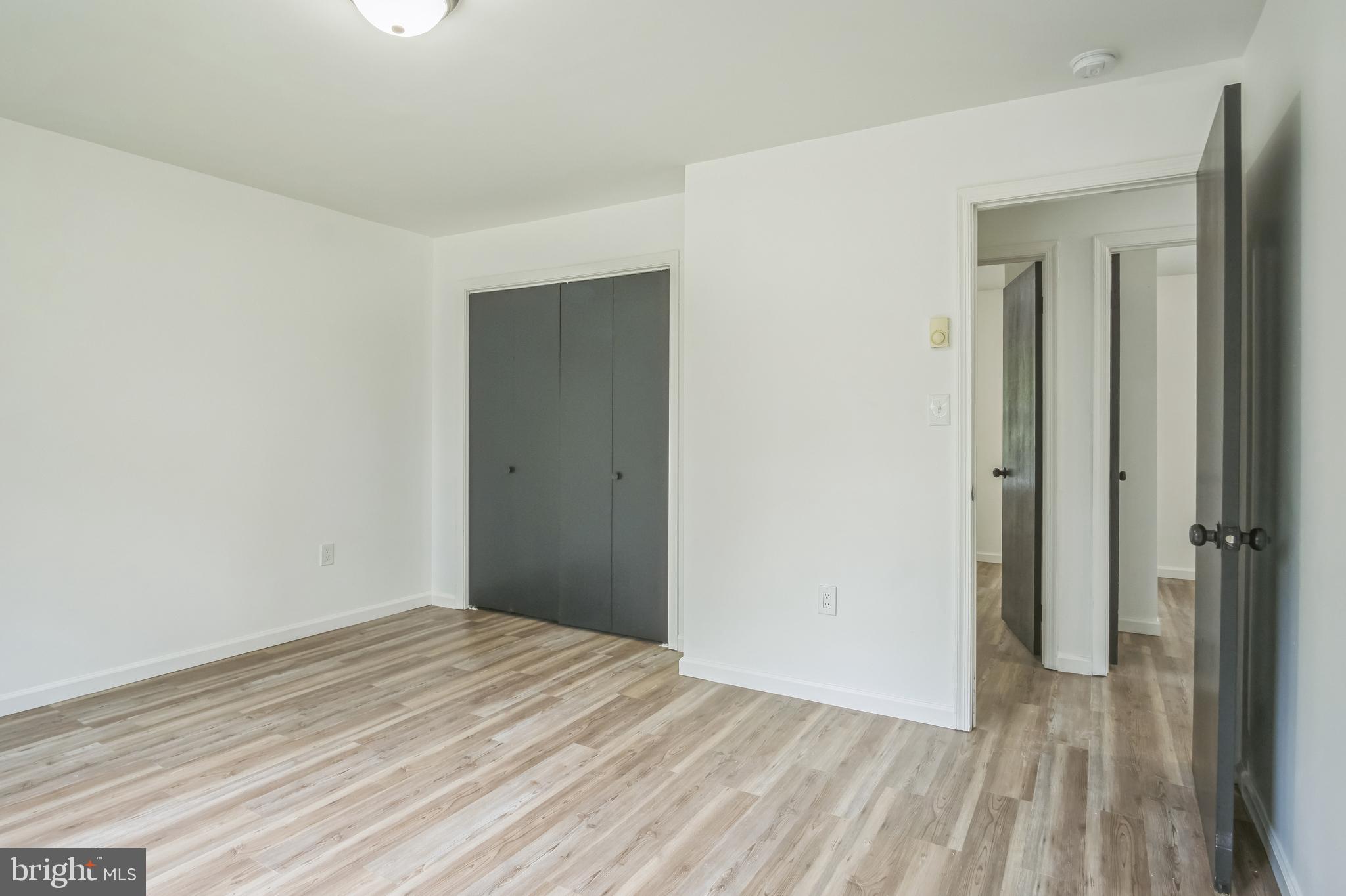 121 ALMOND COURT